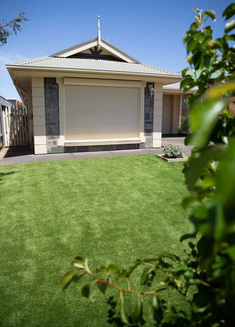 Artificial-Lawn-309-Augusta-touchup.jpg