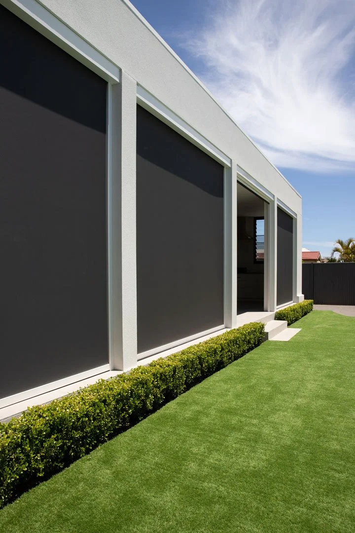 SmartTrack-Power-Blinds-313-SlateGrey-Artificial-Lawn-Augusta-edit.jpg