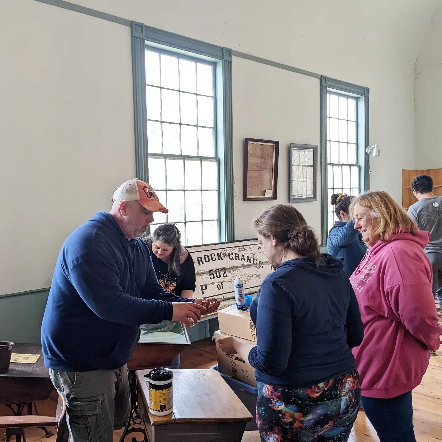 The Historical Society is having a meeting tonight from 6-7 pm at the Union Church. If you'd like to drop by, all are welcome. 💖

#durhammehistoricalsociety #durhammaine #durhamunionchurch