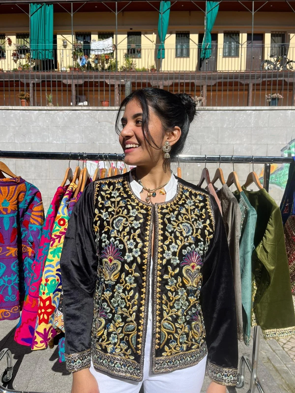 chaqueta velvet bordada floral .✦ ݁˖