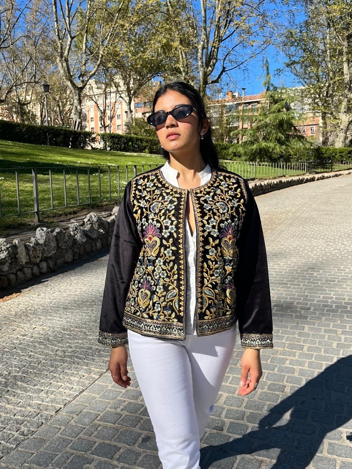 chaqueta velvet bordada floral .✦ ݁˖