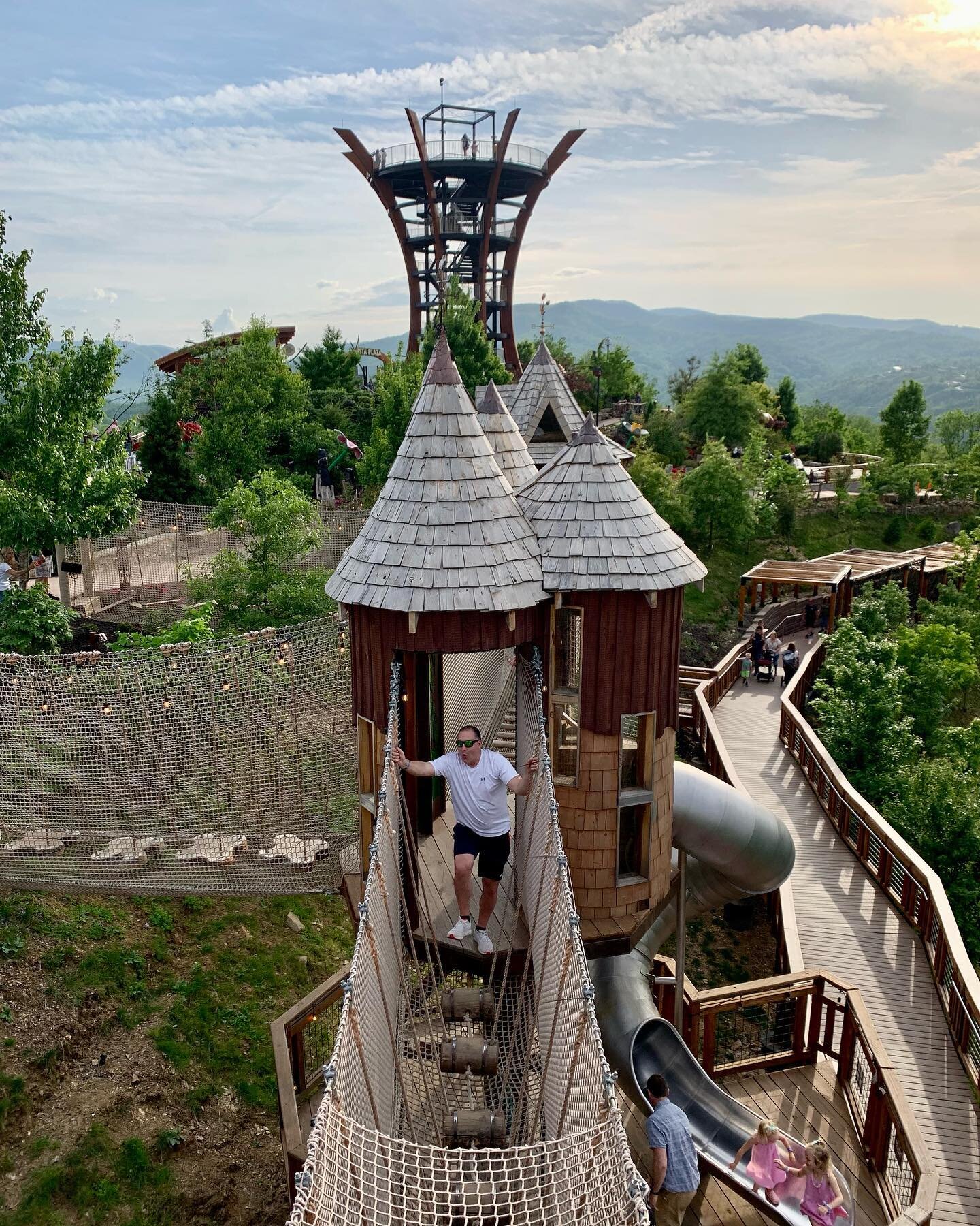 The ever growing fun @anakeesta ! Every time we go up there they have a new attraction. Can&rsquo;t wait to visit this year!
🪵May 2022
.
.
@anakeesta 
#gatlinburg #gatlinburgtennessee #anakeesta #anakeestagatlinburg #smokymountains #bigtandvitaminbr