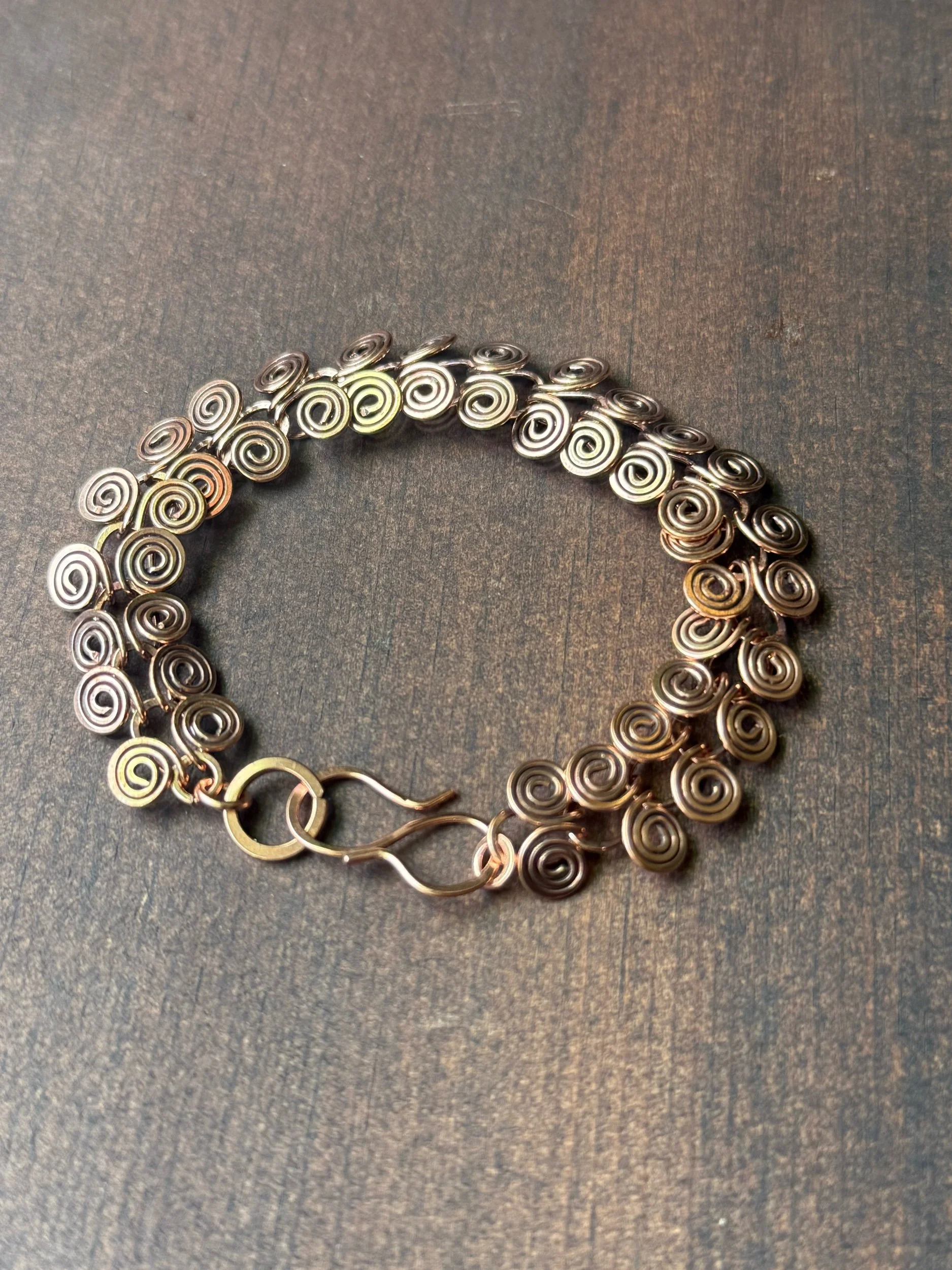 Spiral link bracelet