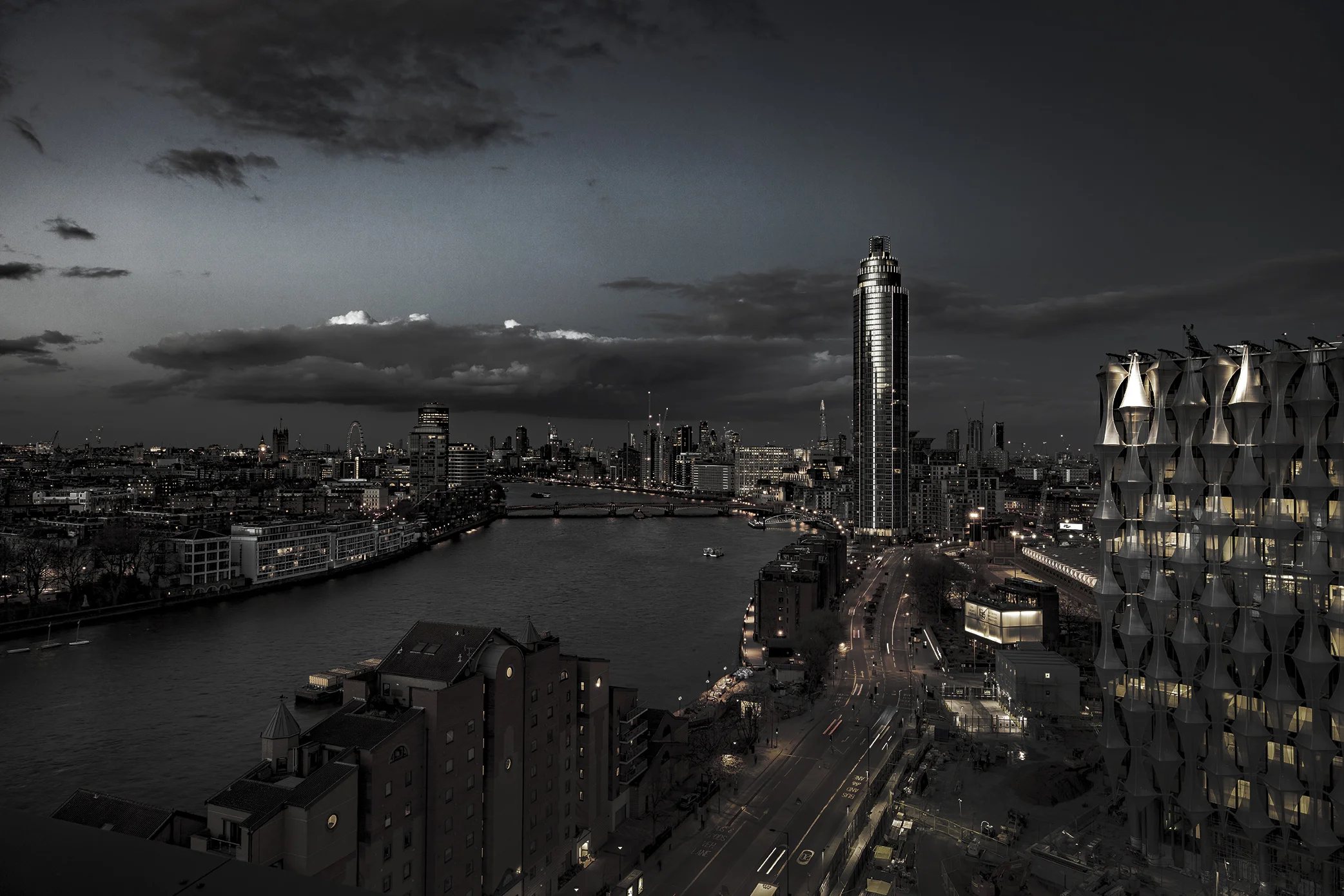 Vauxhall, London:  The River Thames and the new American Embassy