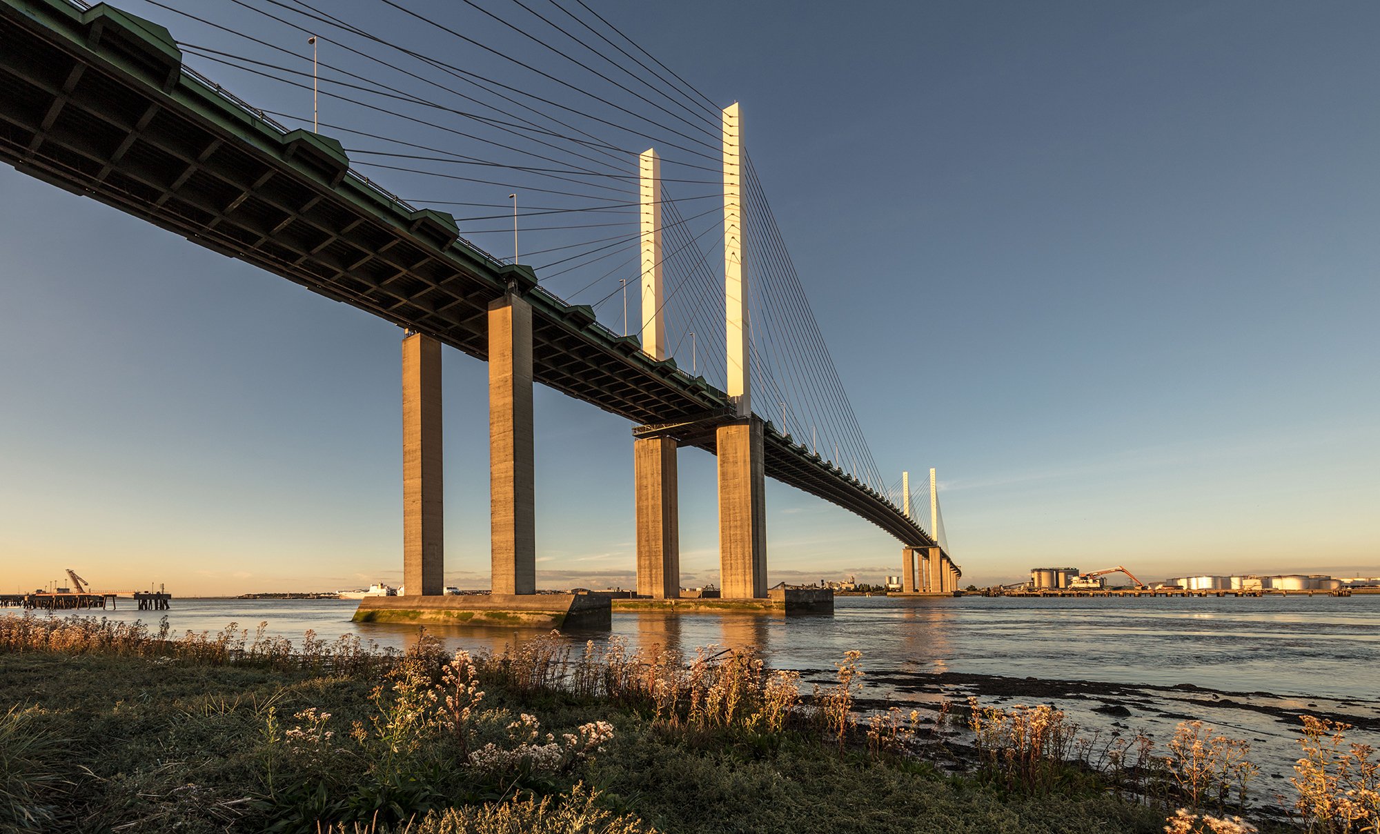 dartford_crossing_QE2_bridge.jpg