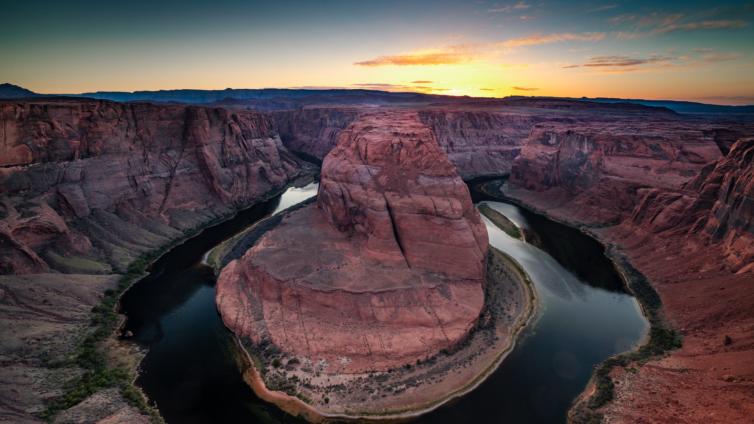 Around the Bend_Y9A8461v2-16x9-coloradjust-web.jpg