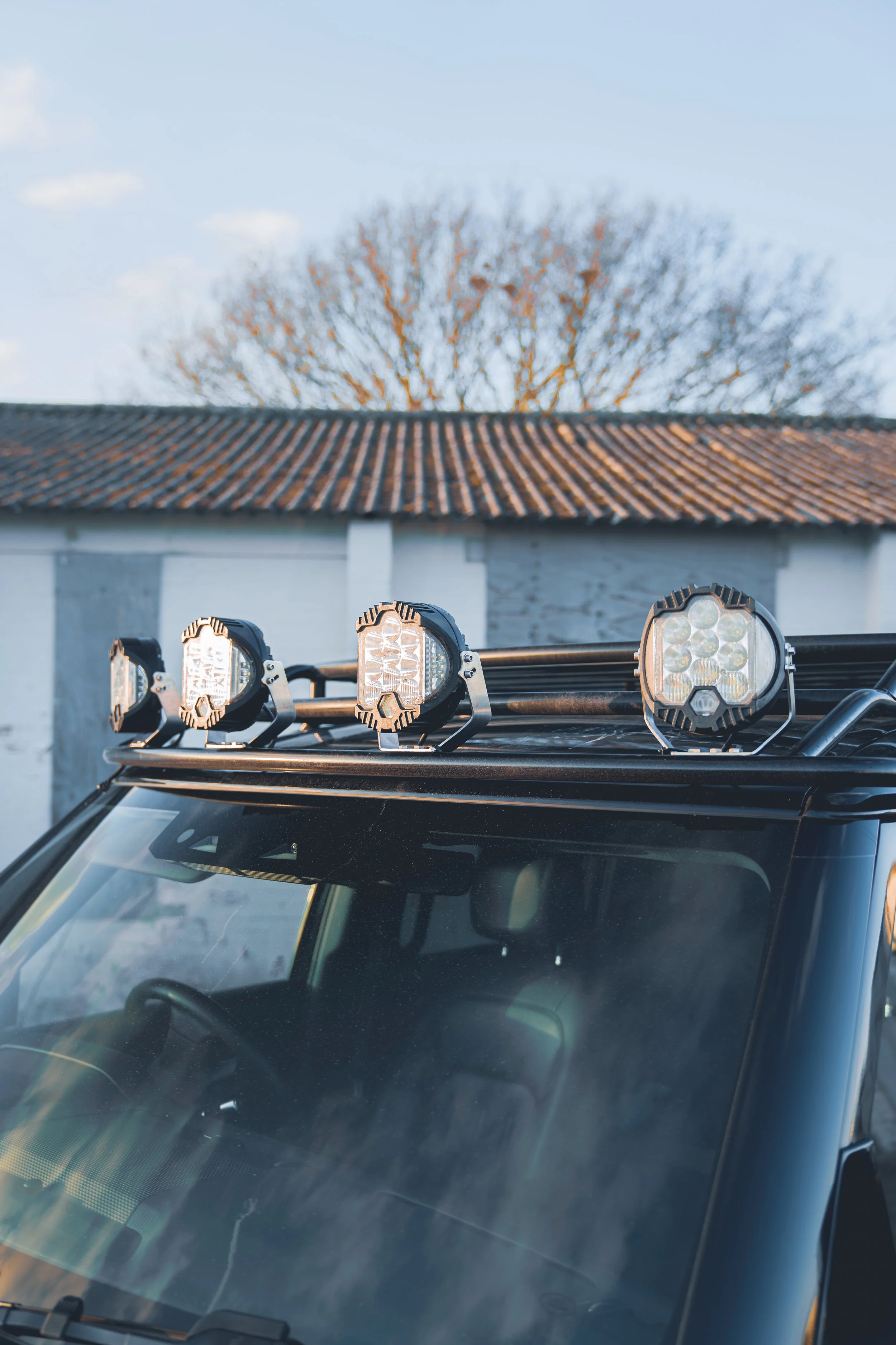  Close up - 4 Additional spotlights fitted to the Defender 110 roof rack