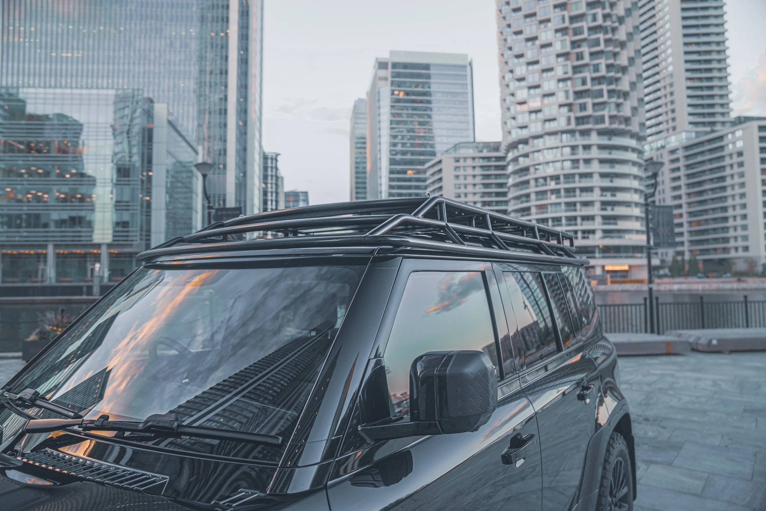 In the city - Defender 110 roof rack side shot