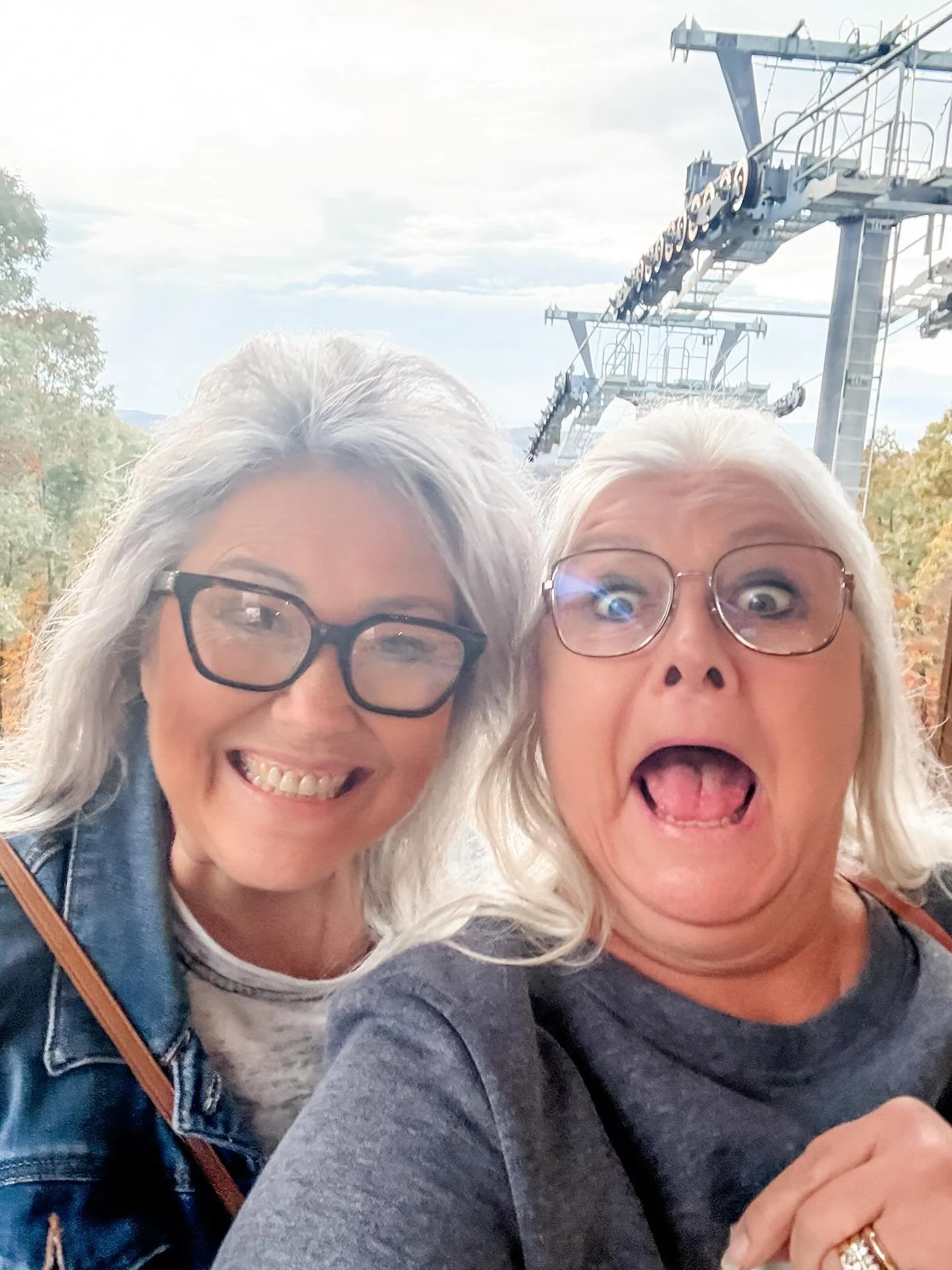 After training in Charleston WV  today we took off for @pipestem_adventures  state park to enjoy the fall colors.  It was so much fun. We enjoyed the tram! #yeswestvirgina  #pipestemstatepark #educationconsultant