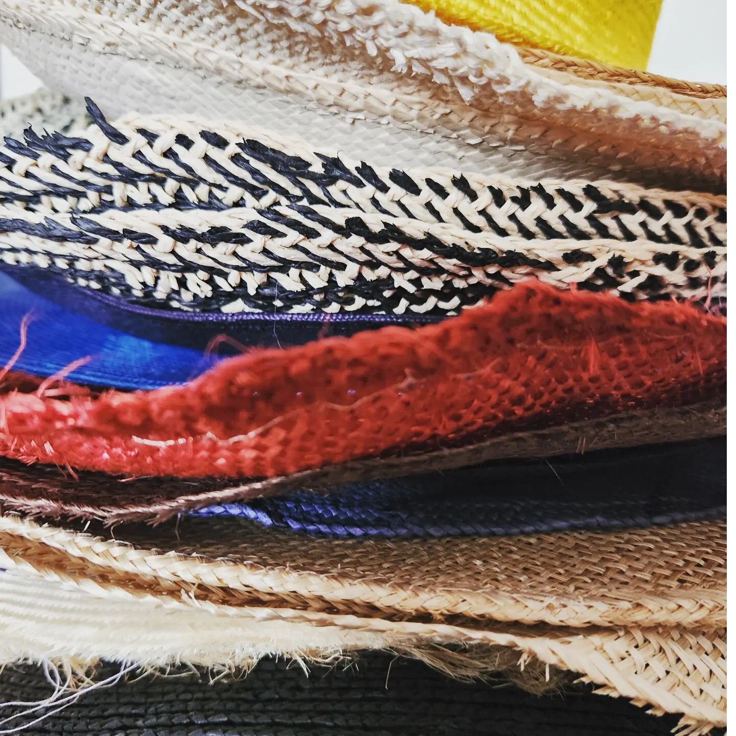 This time of year, there's more focus time in the studio than on social media. We're working on hats! What are you making?

#hats #millinery #headwear #headweardesigner #springfashion #derby #markets