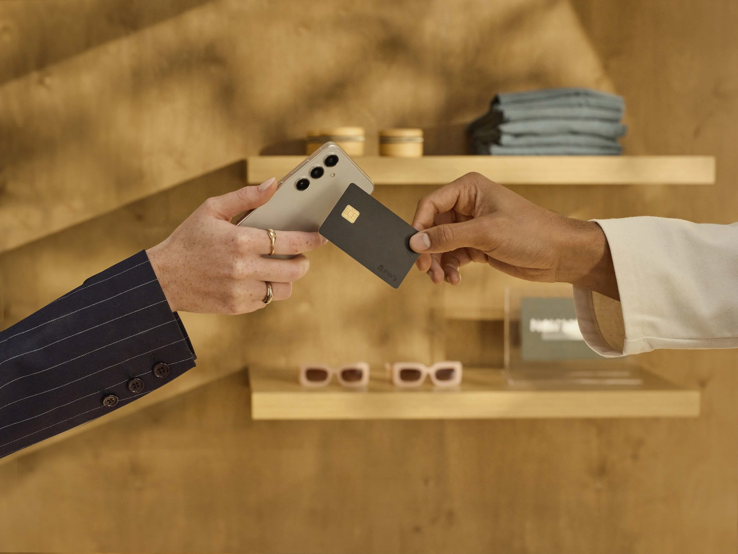 Shopify_08_1813_Phone-to-card EXTENDED.jpeg