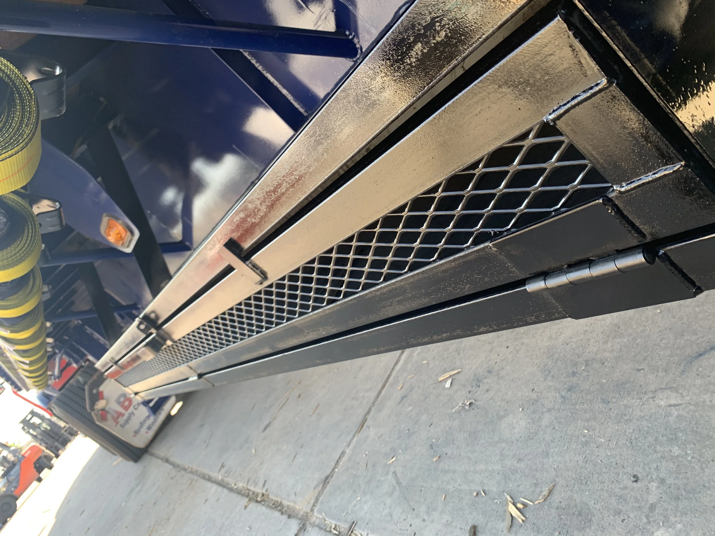 Final Tool Box installed under Semi-Trailer