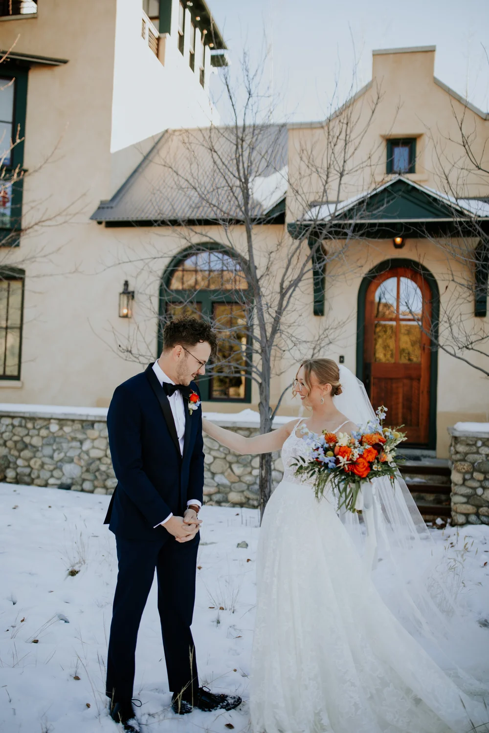 241117.EFC.GRACE.HENRY.WEDDING.SURF.HOTEL.COLORADO.FIRSTLOOK.046.jpg
