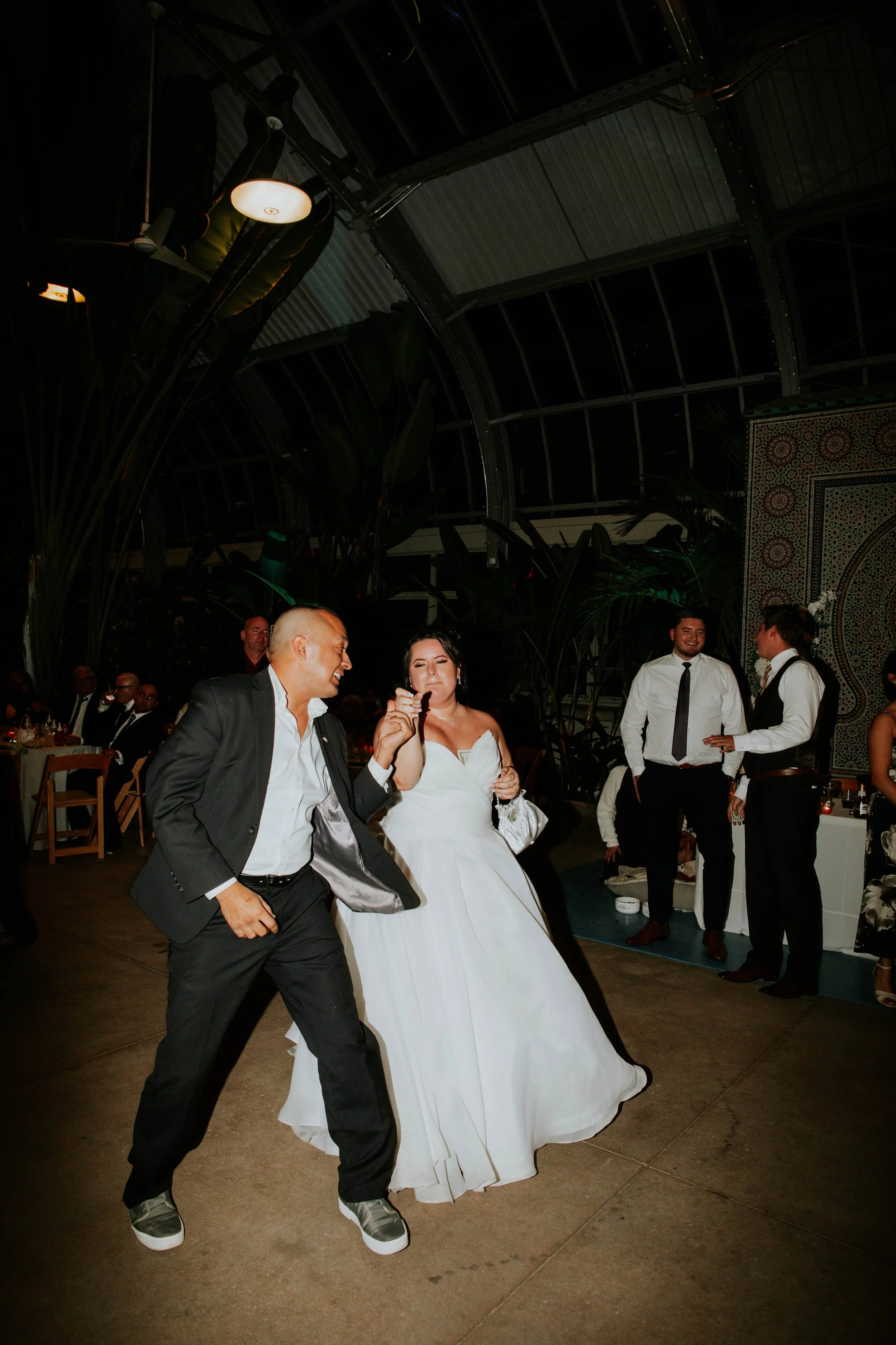 20251108.CHICAGO.EF.SAMMY.MIGUEL.WEDDING.FRAZIER.CONSERVATORY648.jpg