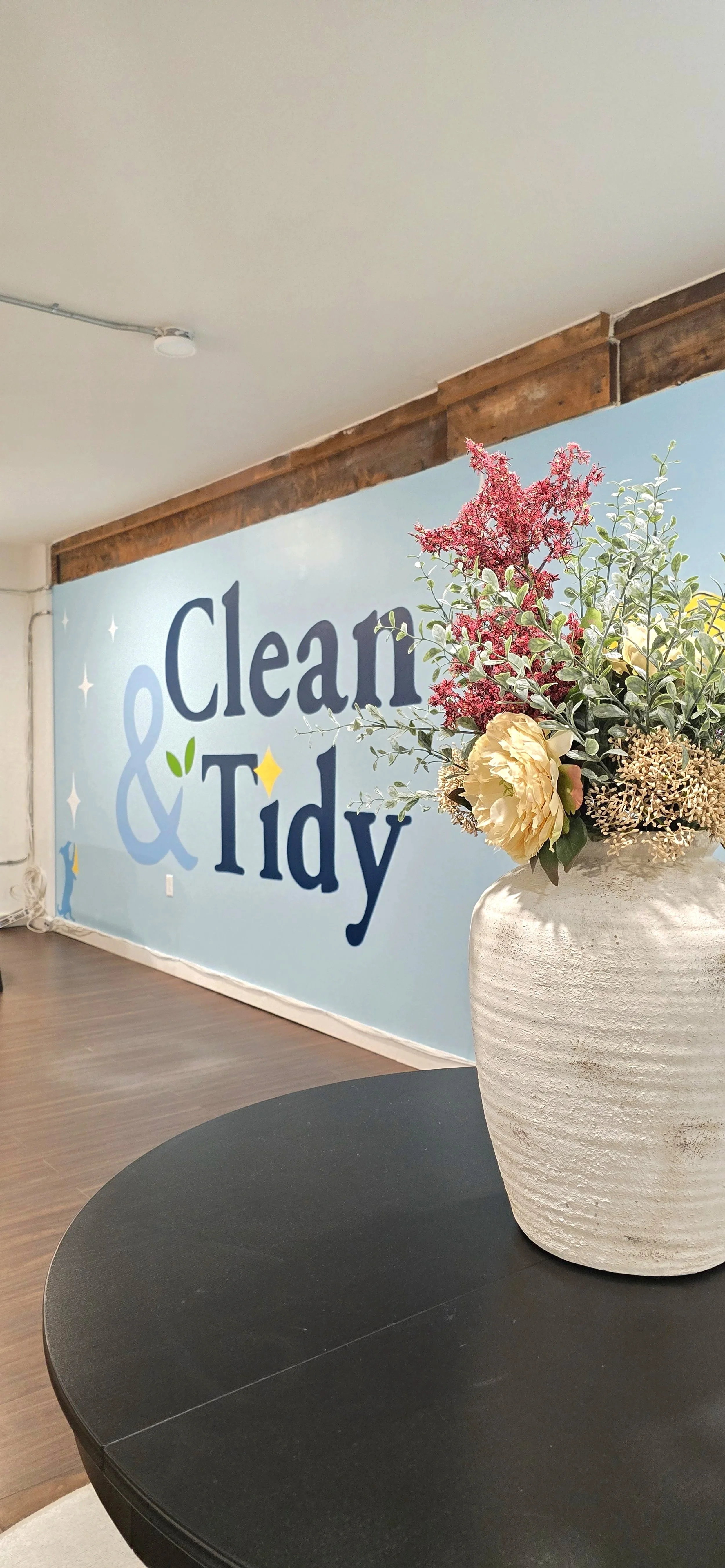 CLEAN & TIDY HEAD OFFICE