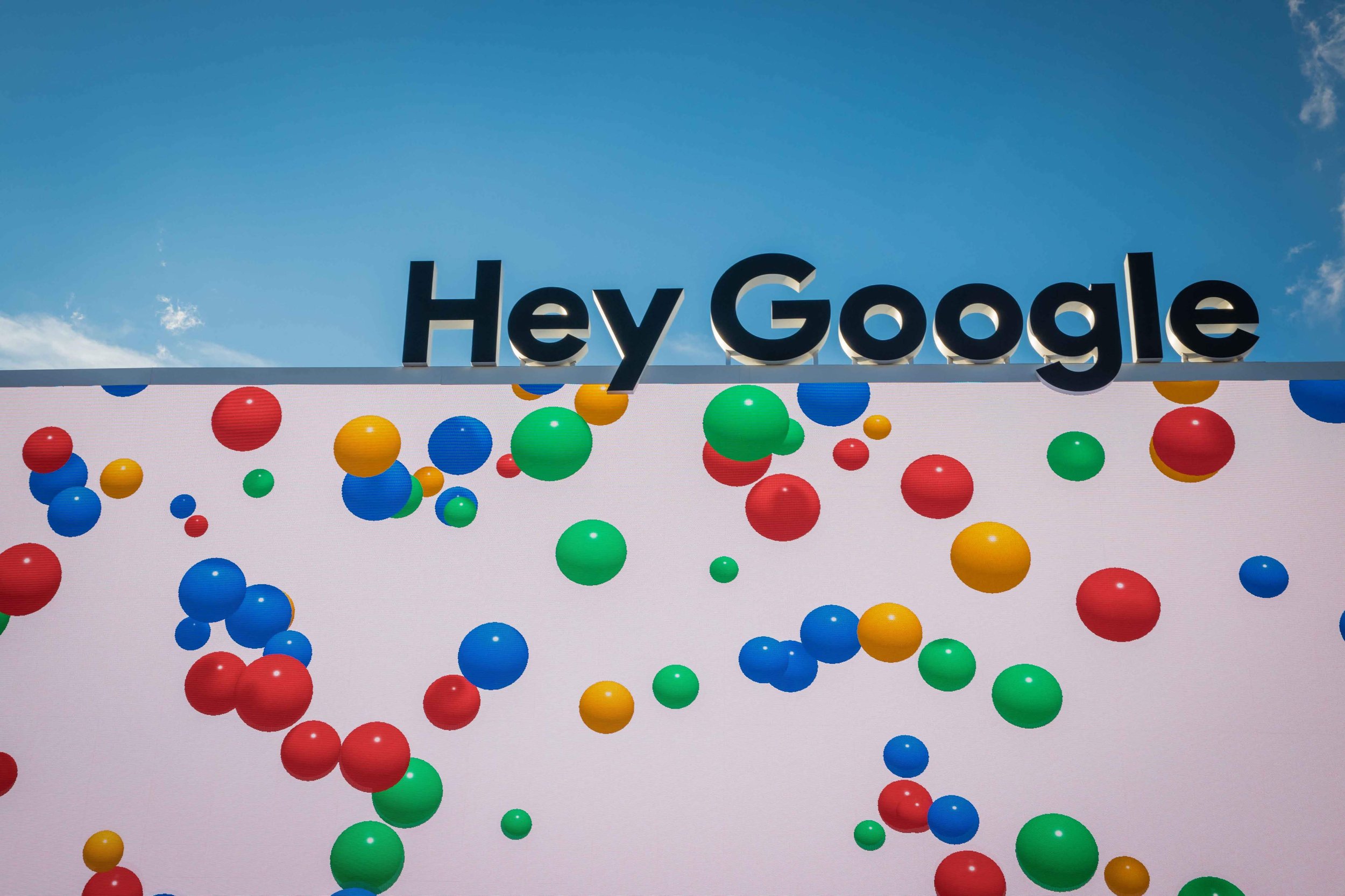 GOOGLE_CES_GIF-128.JPG