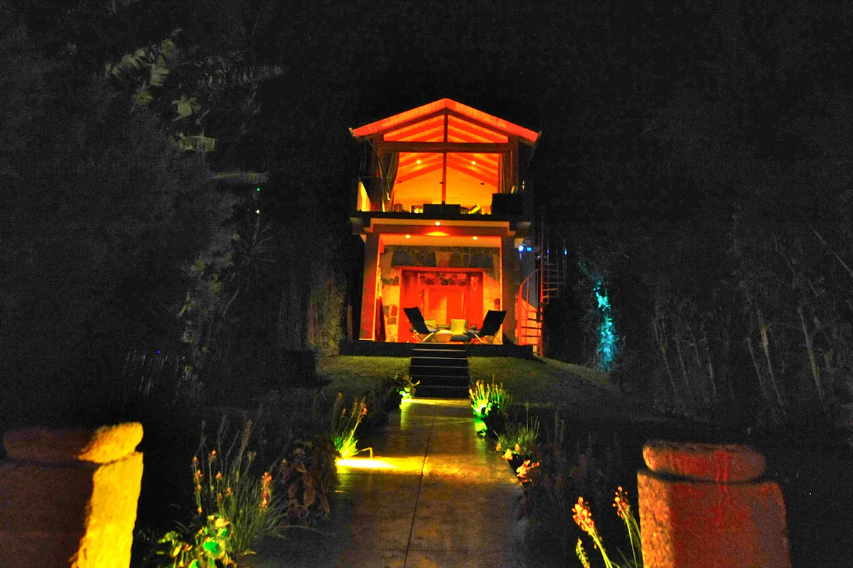 airbnb-lakeside-_0017_c0714544-6b1d-4757-86bd-31b74be10bef.webp.png