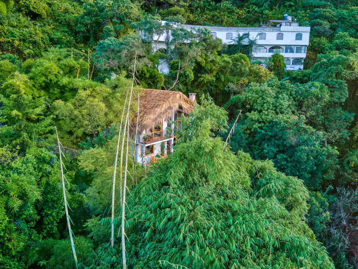 airbnb-san-marcos-jacuzzi_0029d003928c-d5ae-4cf5-b383-60fd53fa6558.webp.png