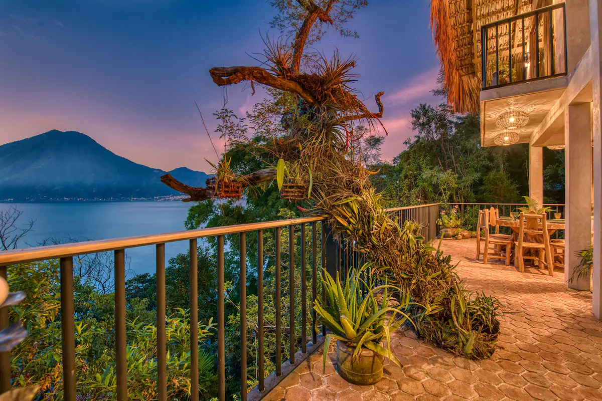airbnb-san-marcos-jacuzzi_0008382ff7c1-8e0e-4927-b9f7-9983bba58c1c.webp.png