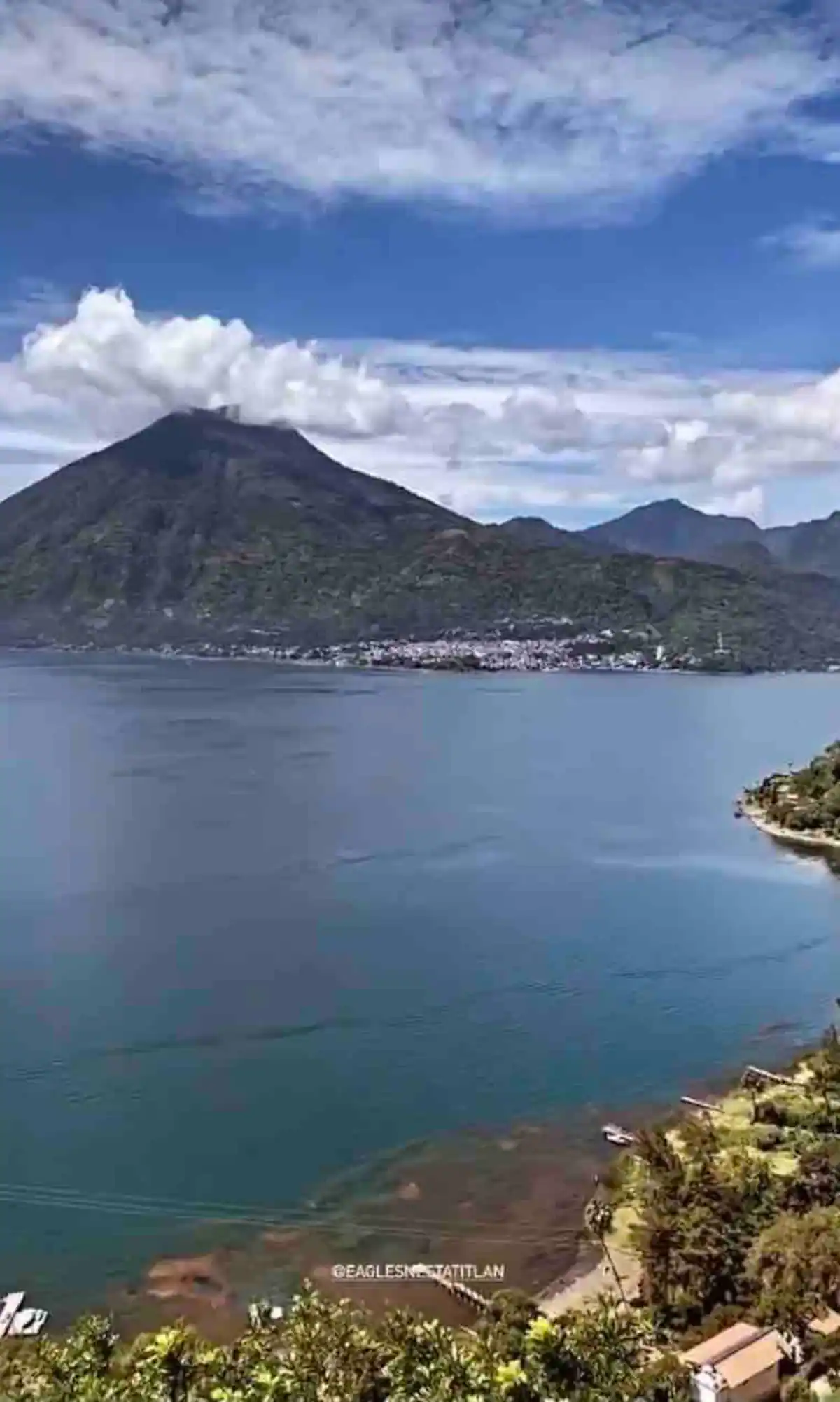 airbnb-lakeside-_0015_b2785177-f2f0-43d8-800b-8fabcccedcd4.webp.png