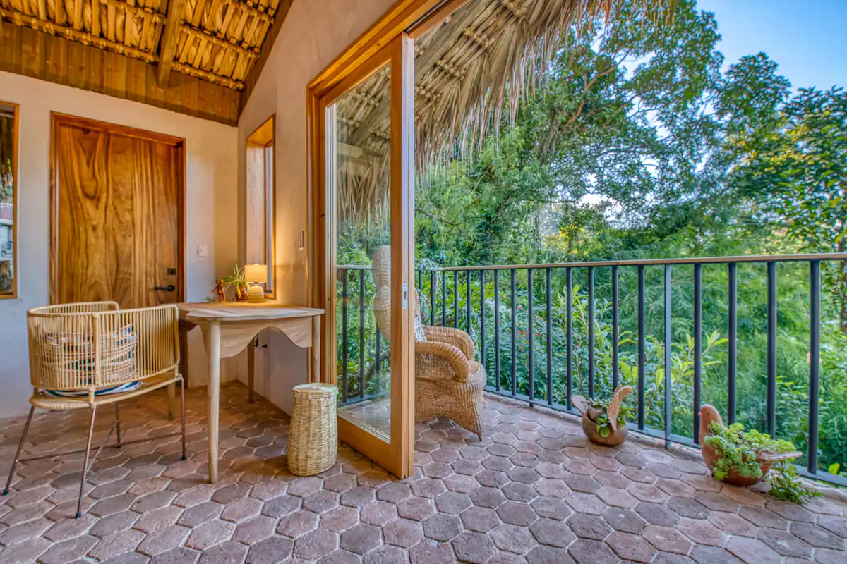 airbnb-san-marcos-jacuzzi_001148eb3c0e-3288-48f6-9b23-eaadd42affab.webp.png
