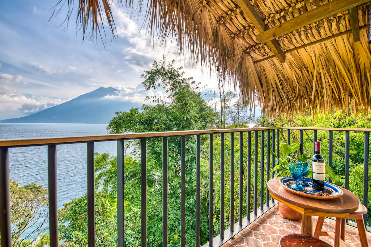 airbnb-san-marcos-jacuzzi_00198c2e4e5b-133d-4a19-accd-3808263ad1c6.webp.png