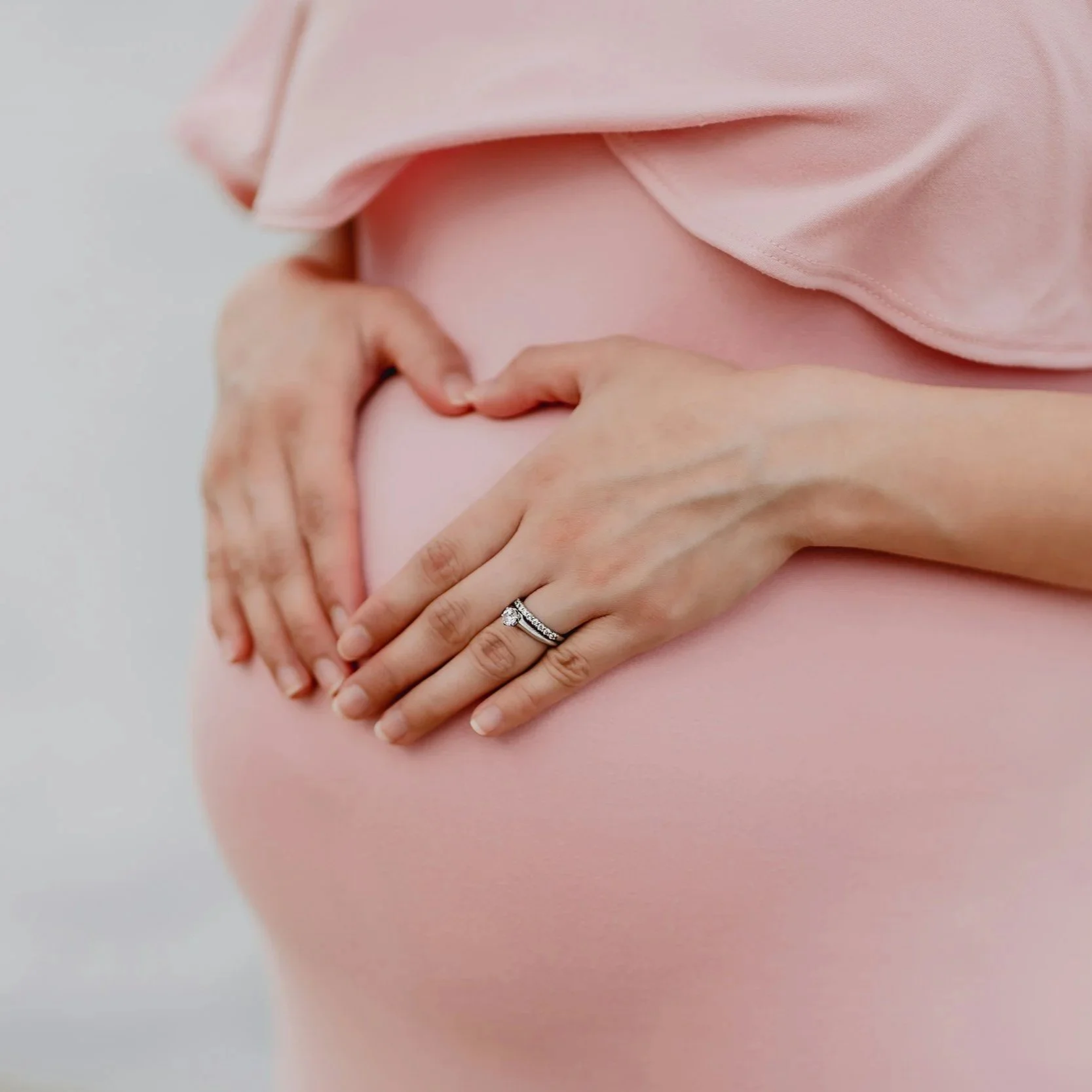 Who Offers Prenatal Massage Therapy Sessions Near You?