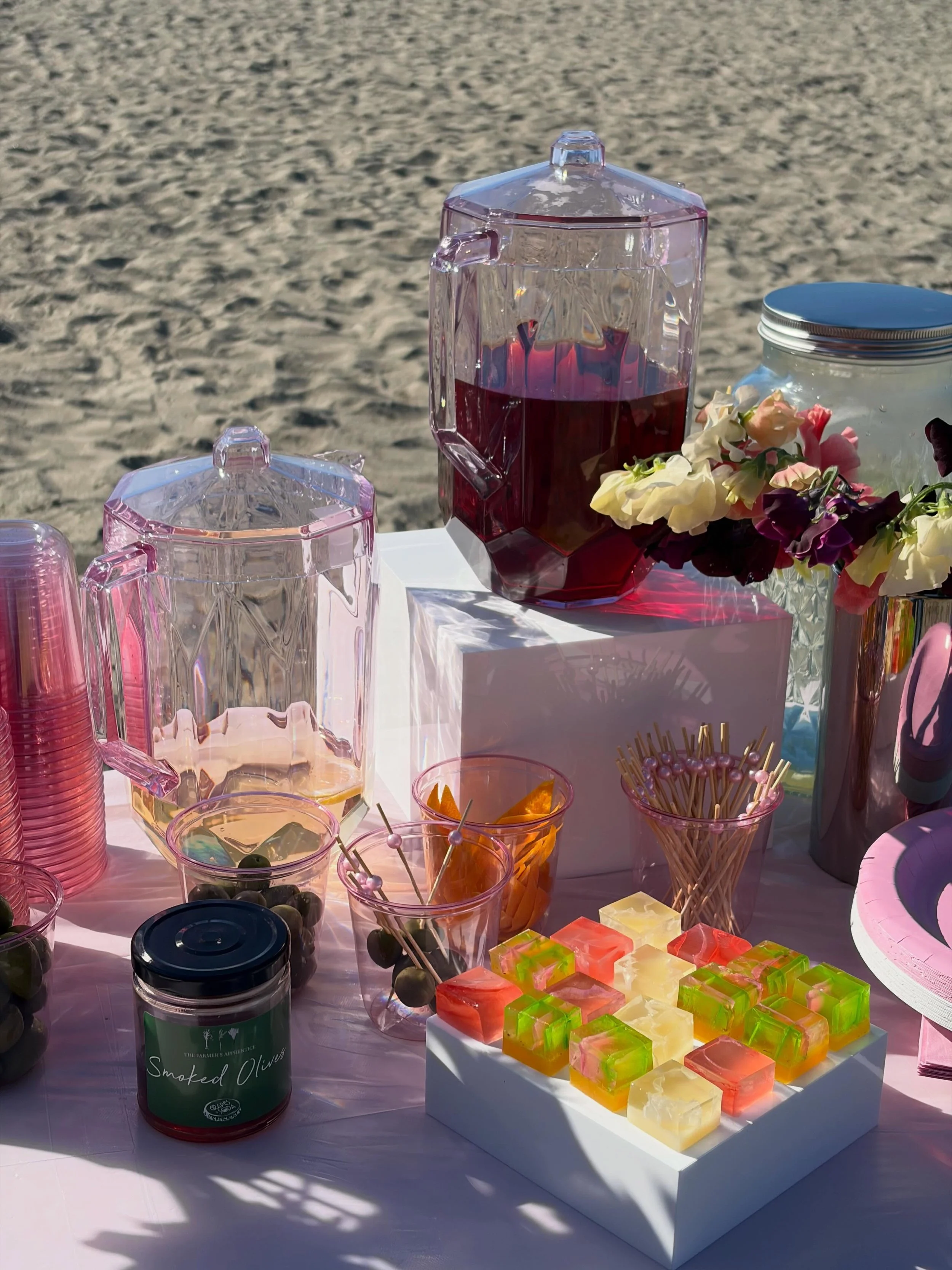 threw a perfect beach birthday party with all of my favorite things 💖 

&bull; ice by @kodamaiceco 
&bull; sweet peas grown by @riverandseaflowers 
&bull; photos by @_joshes 
&bull; negroni &amp; martinis pre-mixed by meee
&bull; community of friend