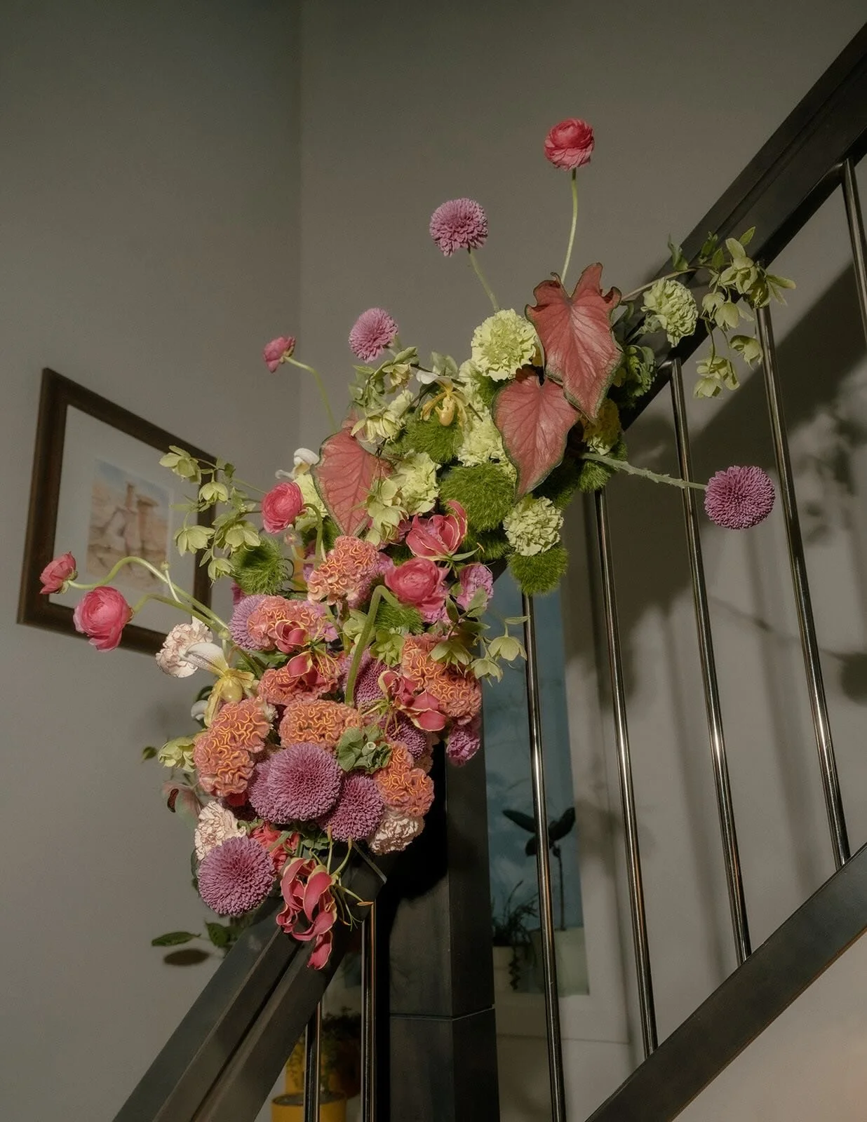 🐞🪲 a few shots by @jophotoweddings from T &amp; G&rsquo;s wedding celebration in their home with all their loved ones 🐞🪲

planning &amp; design @thepre__ 
photos @jophotoweddings 
florals @floralsinprogress 

#2026wedding #weddingflorist #florali