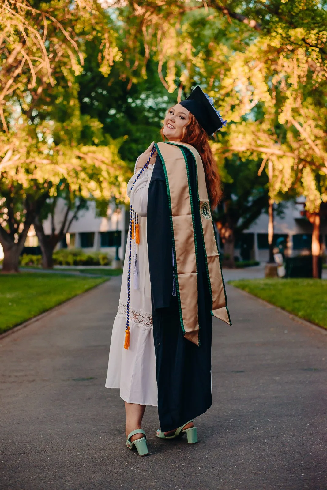 SamanthaGradPhotos_SocialMediaSize (29 of 74).jpg