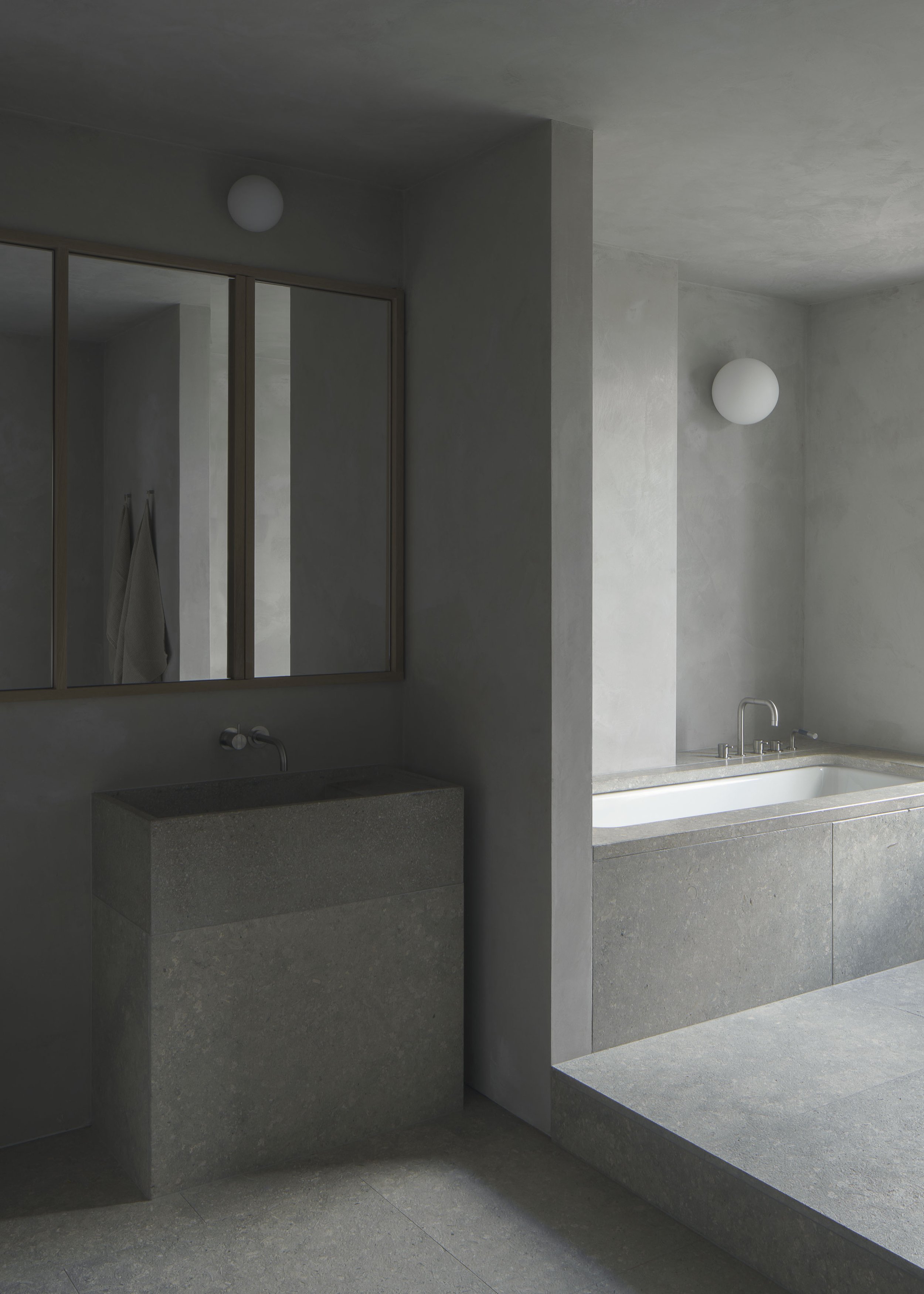 Architecture-for-London_Stone-House_Bathroom-concrete-sink_Credit_Building-Narratives.jpg