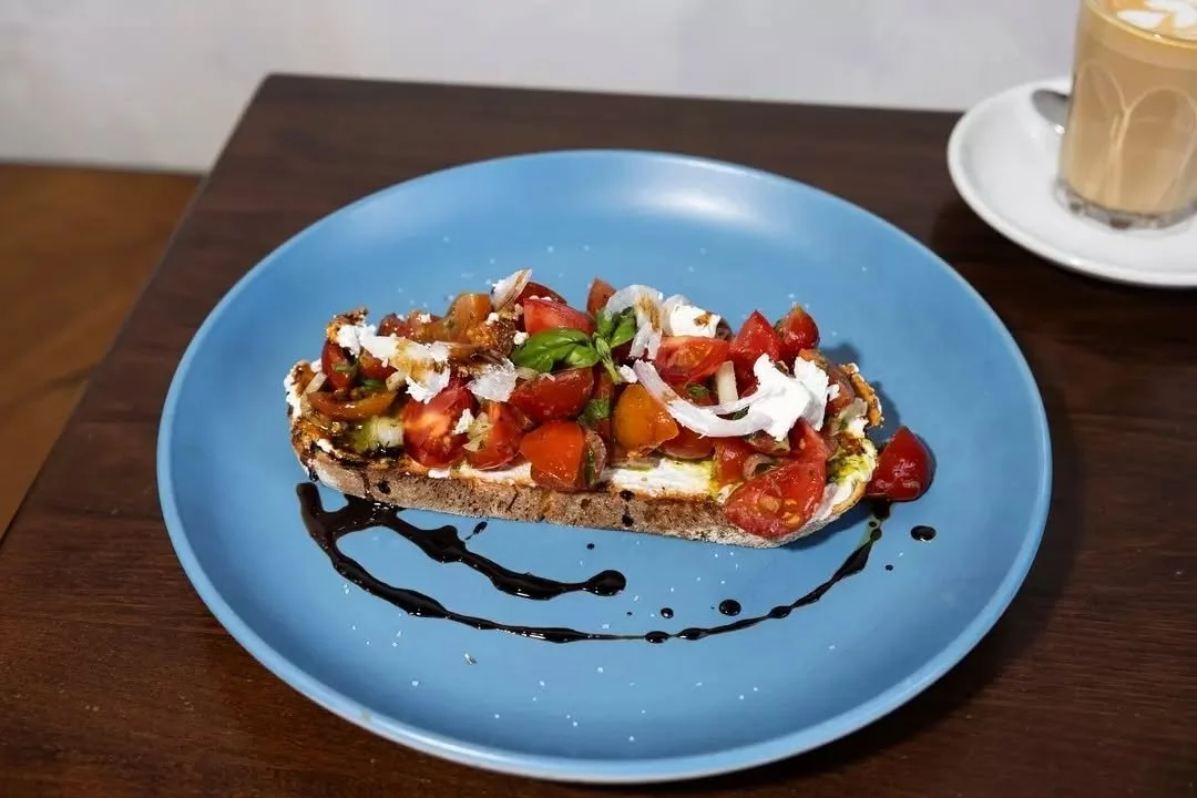 Current specials at Little Laika. 🙌 Be sure to give them a try before it&rsquo;s too late. 

🍅 Cherry tomato bruschetta 
🥓 BLAT sandwich 
🍟 Slow cooked beef brisket loaded fries