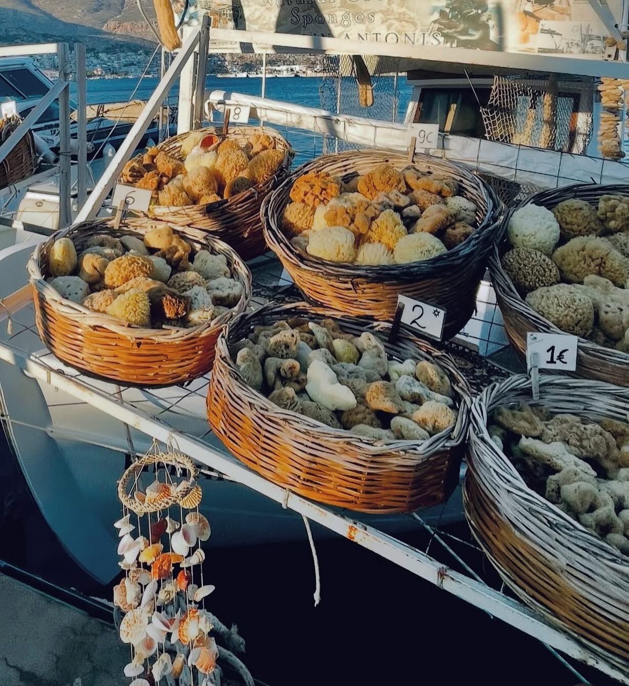 Countdown to #kalymnos ________________________________________ 📷: @greekislands_by_agni #sponge #greece🇬🇷 #diving #summervibes☀️ #vacations #shopping #travel