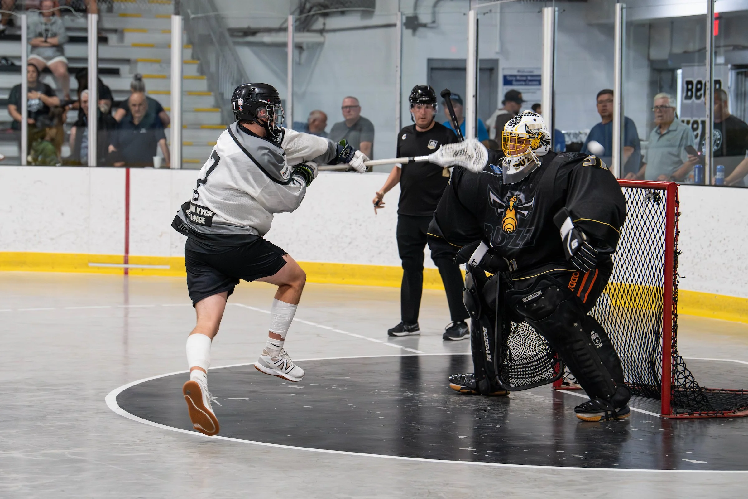 ORANGEVILLE OFFENCE TOO MUCH FOR OAKVILLE, NORTHMEN IN TIE FOR SECOND