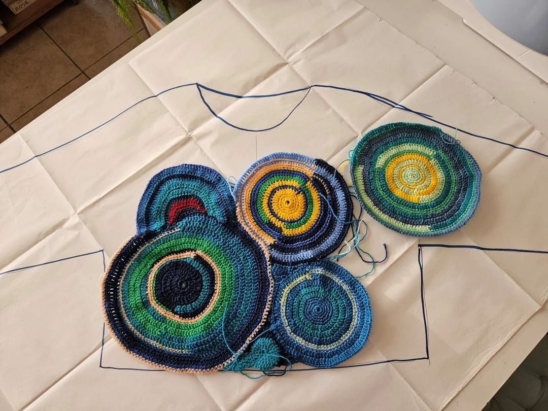 Crazy haakwerk dat een vestje moet worden