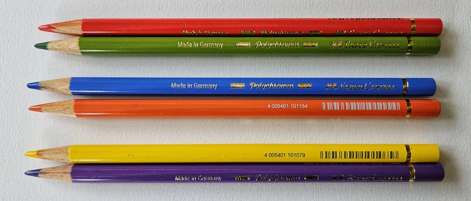 kleurpotloden die complemantaire kleuren tonen