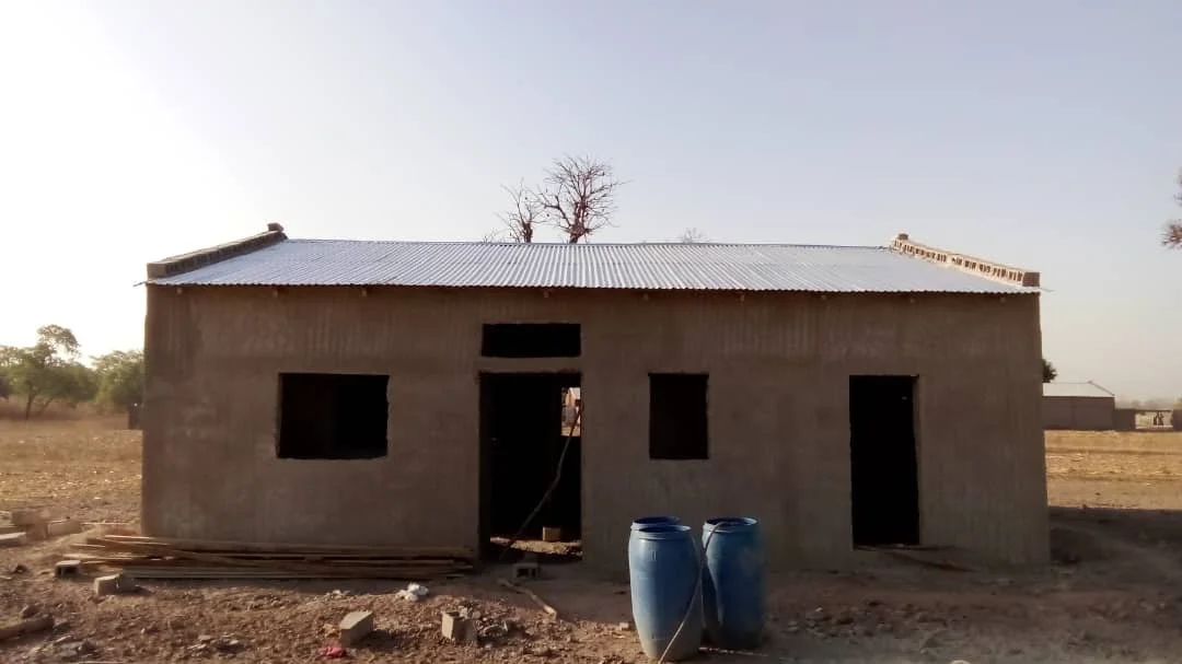 Hemos terminado la construcción de la escuela-taller de costura