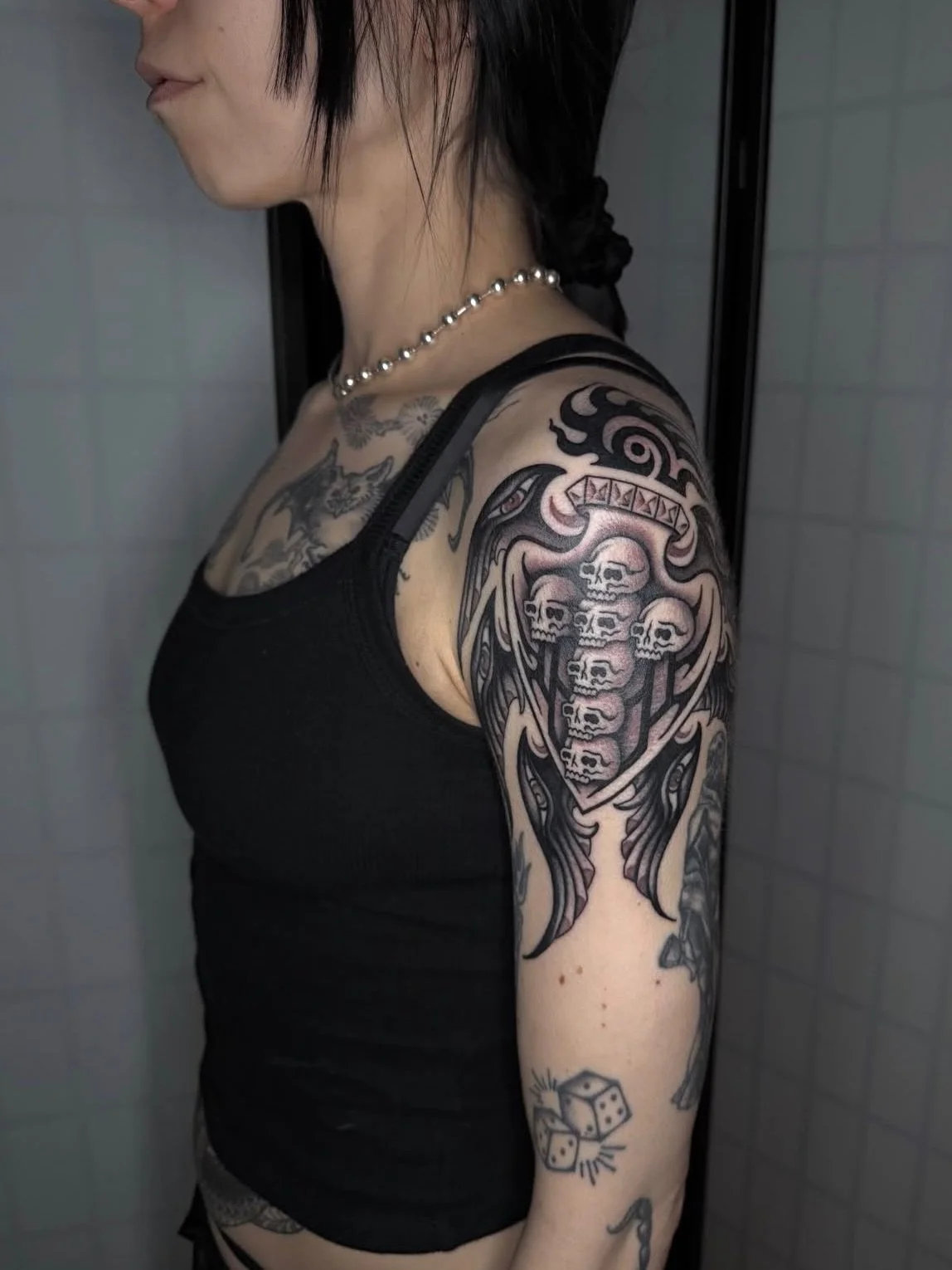 A sick tattoo by @kativaughn !
Who here doesn&rsquo;t love tribal and skulls?! If you don&rsquo;t like either, you&rsquo;re dumb.