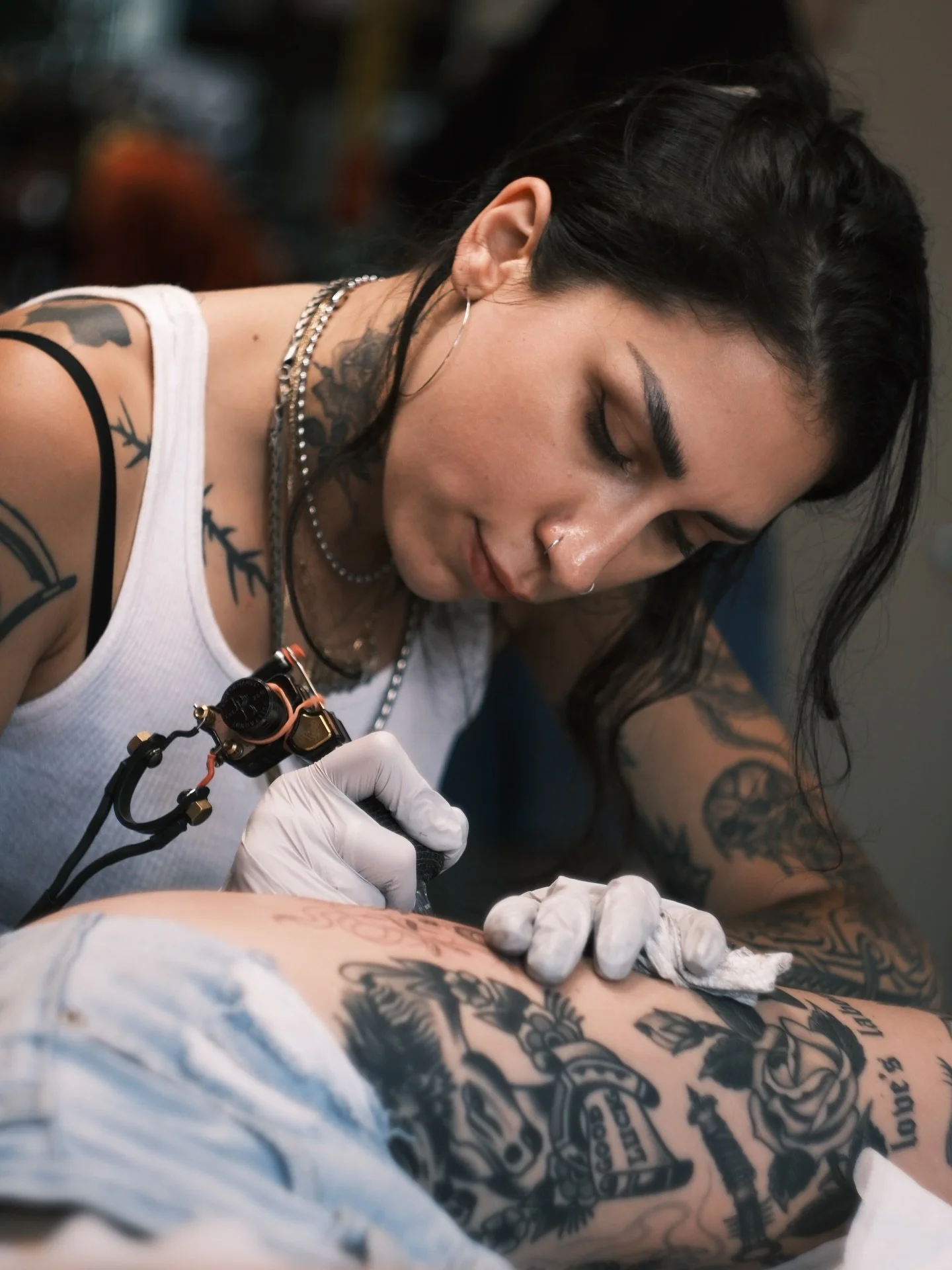 @adriannastabs is back from CDMX and making sweet tattoos here at #GLNYC

books open, as they say