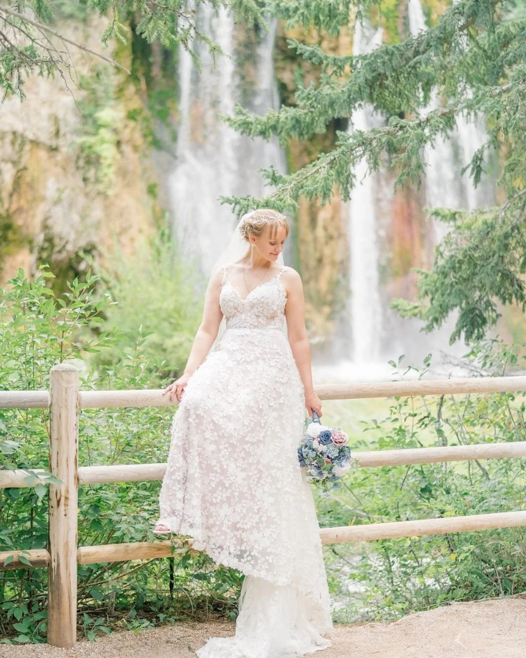 Alicia &amp; Aaron had a magical Spearfish Canyon wedding weekend! These two tied the knot at their family&rsquo;s church in Belle Fourche before heading up to the canyon for their beautiful reception. I loved the pops of blue throughout their day an