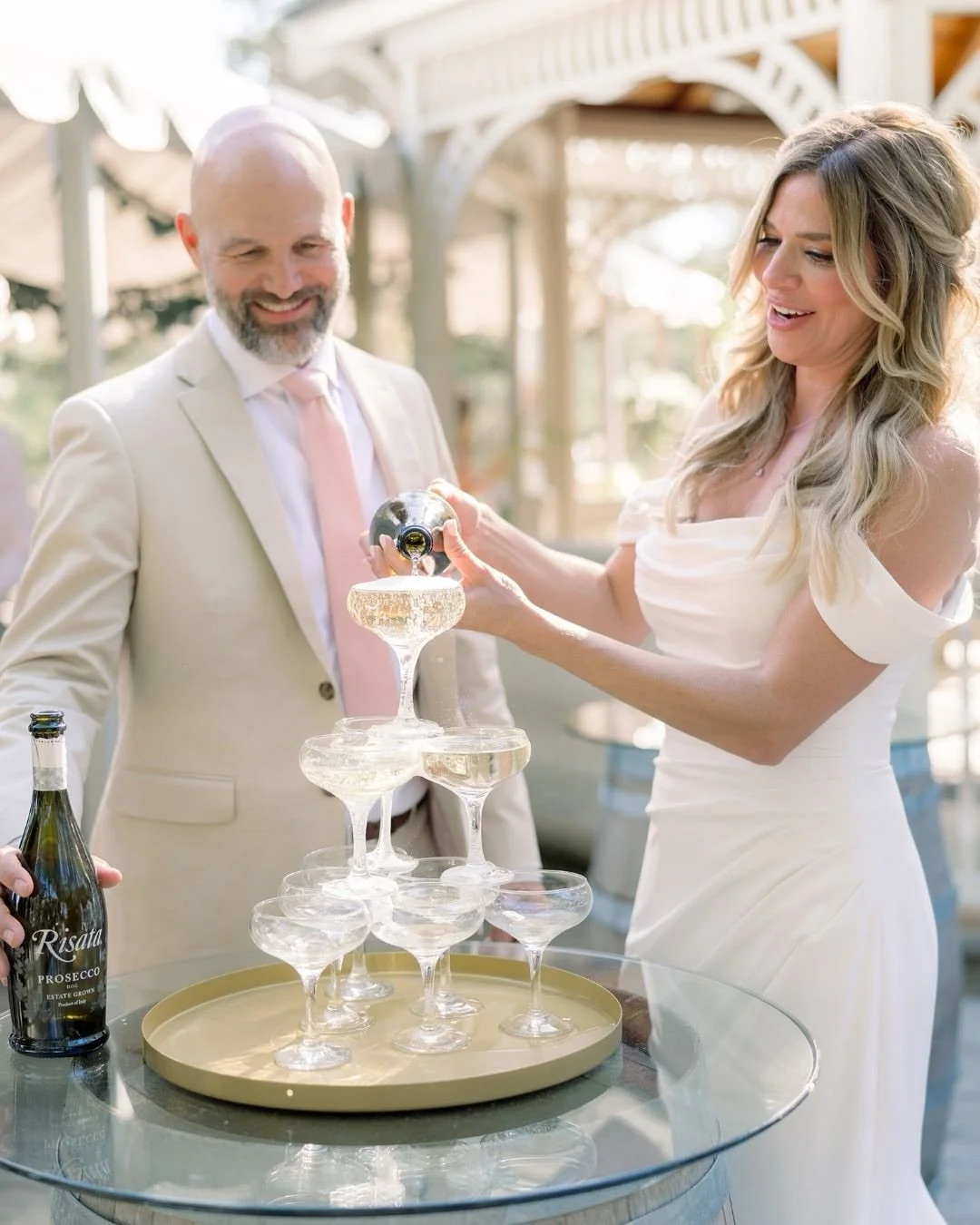 Kimbra &amp; Jay had such a beautiful wedding last weekend! It was nearly 100 degrees for their ceremony at the Chapel in the Hills but these two were so joyful and fun and weren&rsquo;t bothered at all by the heat. They ended their day celebrating a