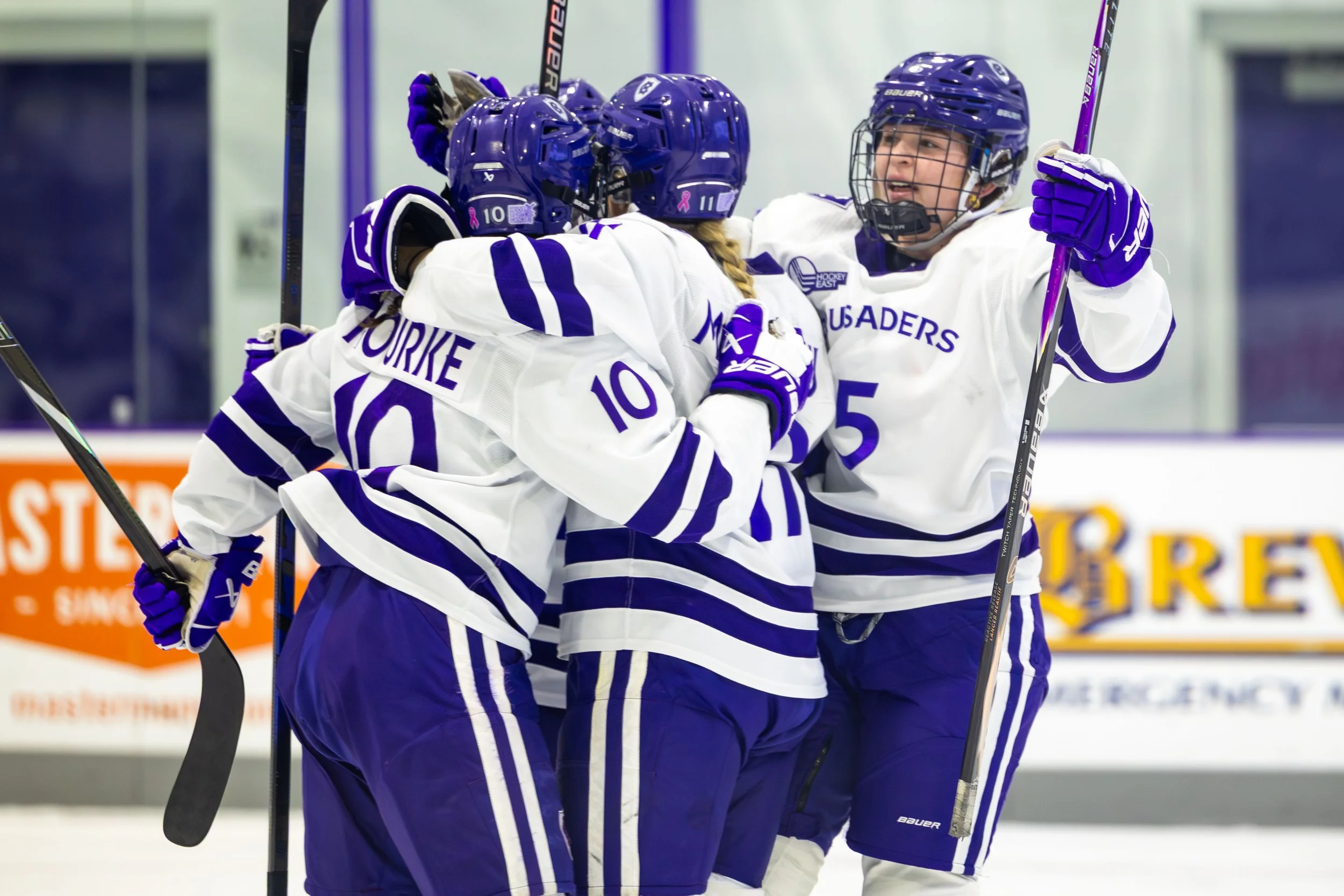 11_21_2025_GJO_WH Holy Cross vs UNH-4.JPG
