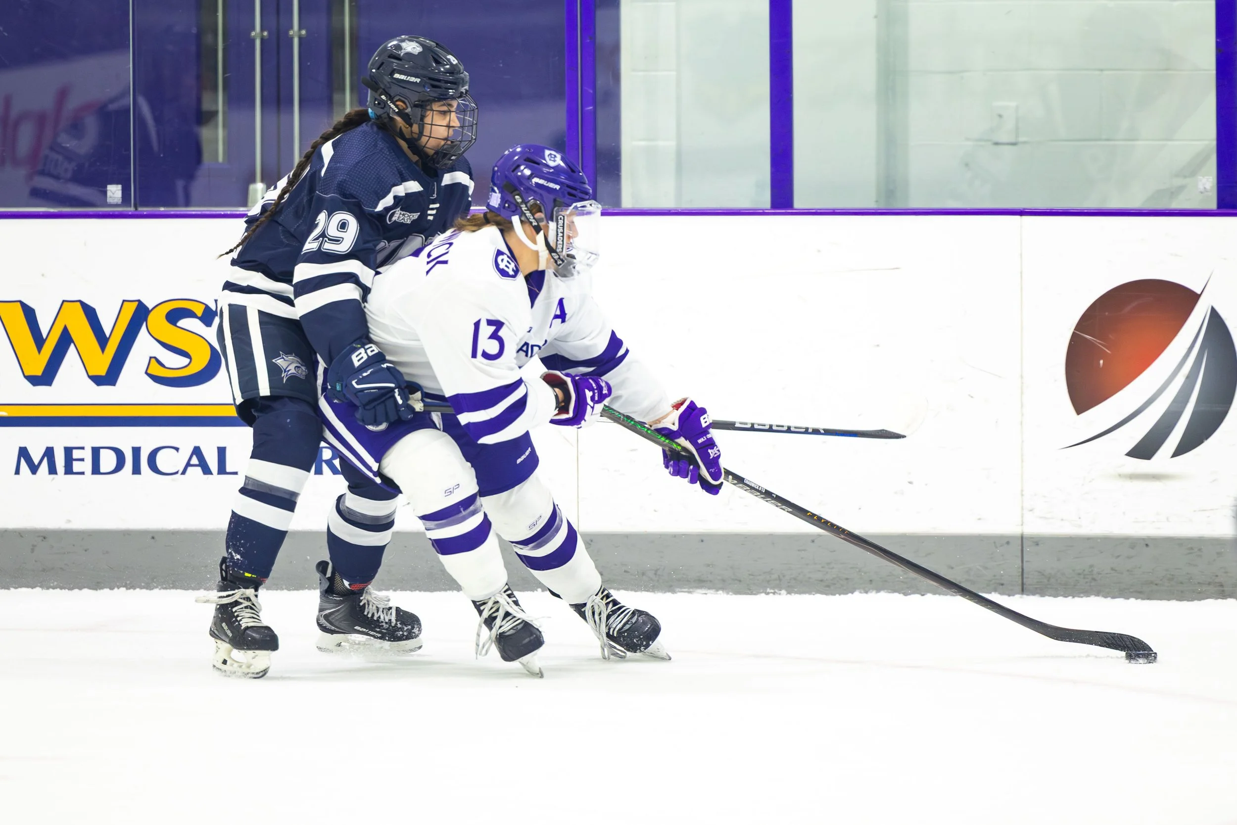11_21_2025_GJO_WH Holy Cross vs UNH-14.JPG