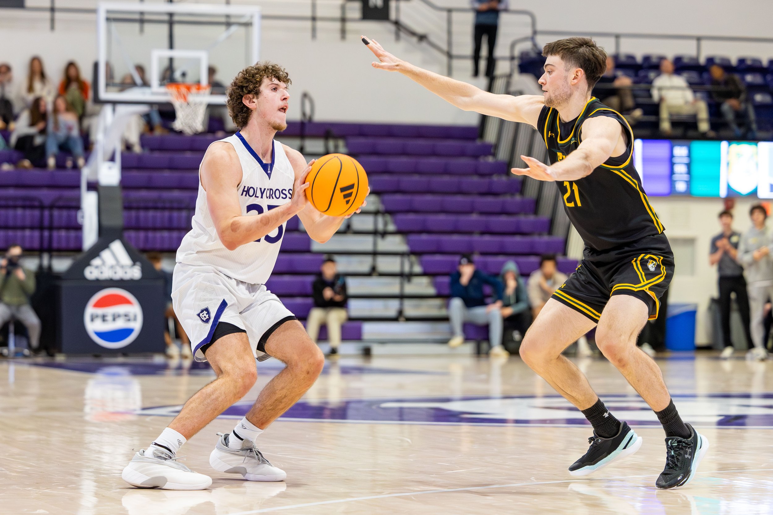 11_24_2025_GJO_MBB Holy Cross vs Siena-35.JPG