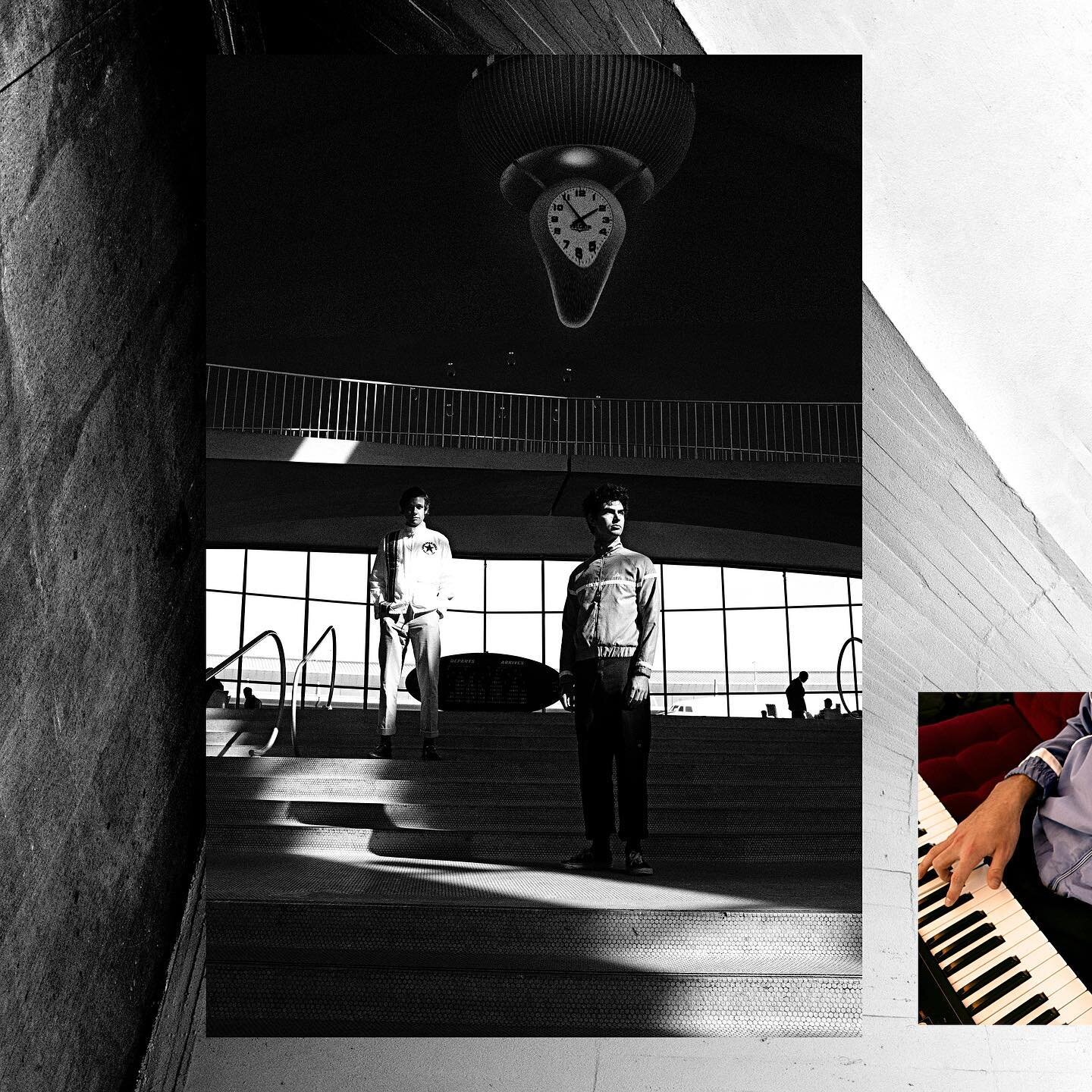 The dudes of @argonautandwasp are playing a show tonight at @boweryballroom 
~swipe for a party~