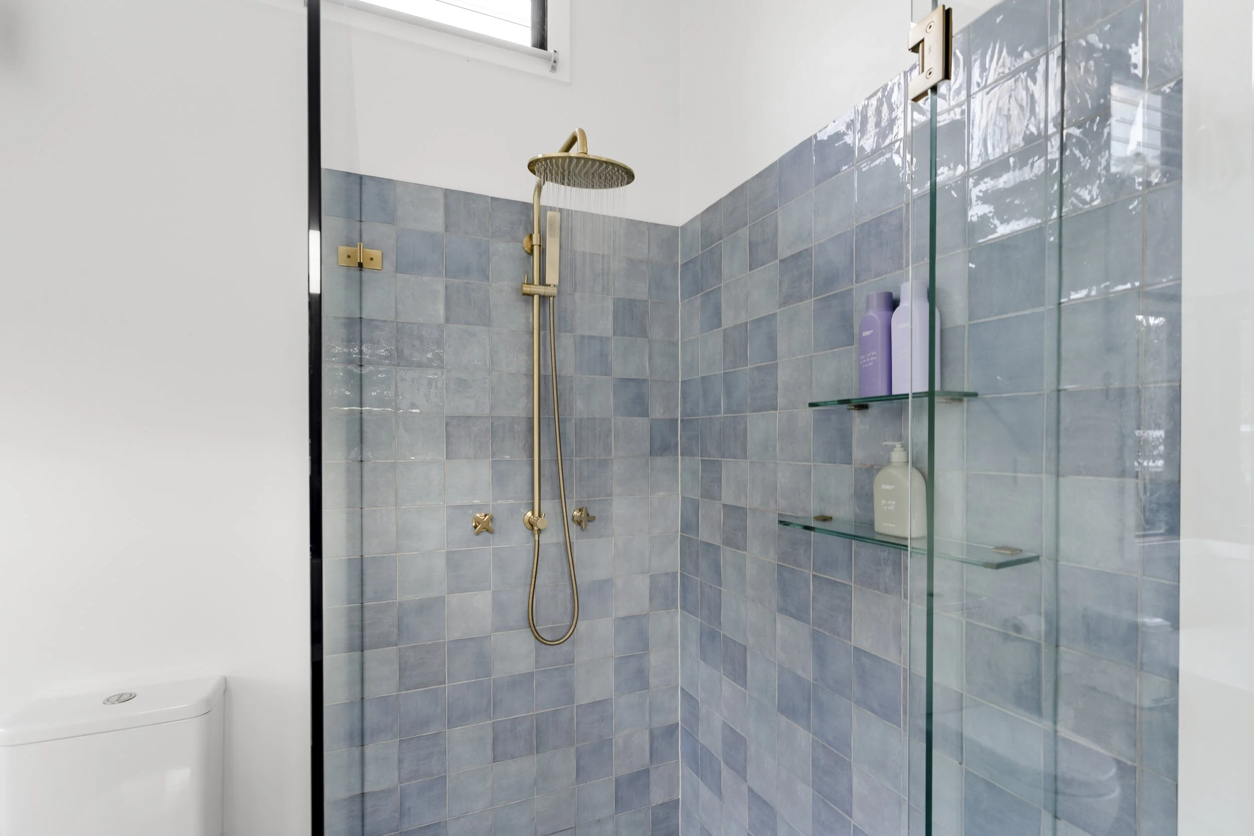 Oyster Catcher Huskisson shower