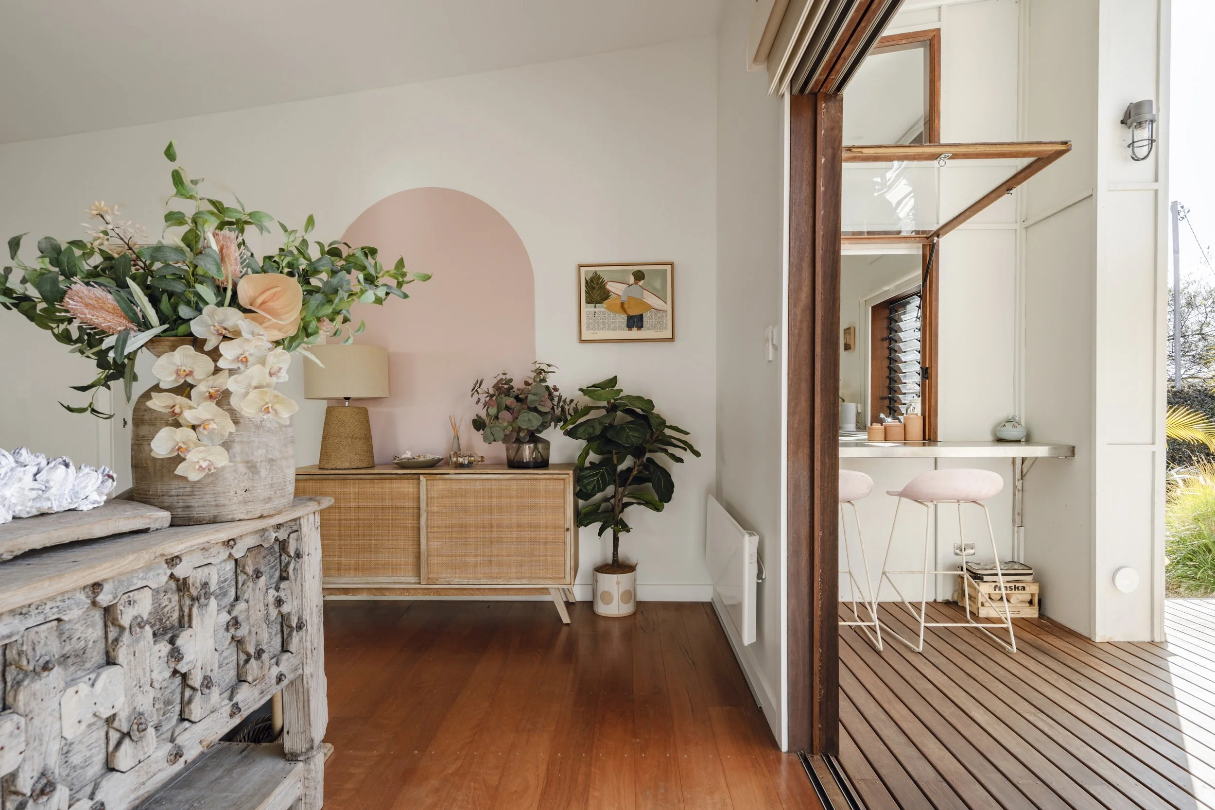 Oyster Catcher Huskisson Inside the Outside