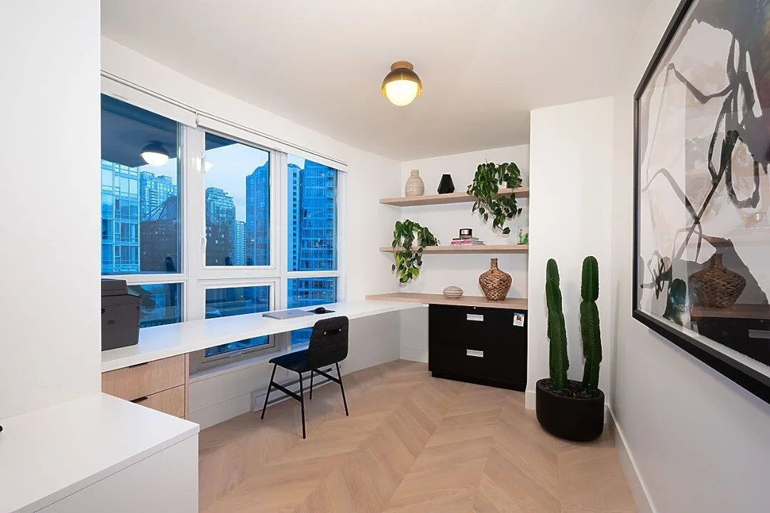 WORK &amp; HOME⁣
Who else is still rocking that work from home life? ⁣
There are so many benefits such as reduced commuting time, less co-worker distractions, and lets be honest - sweat pants all day!⁣
However, there can be an equal amount (If not mo