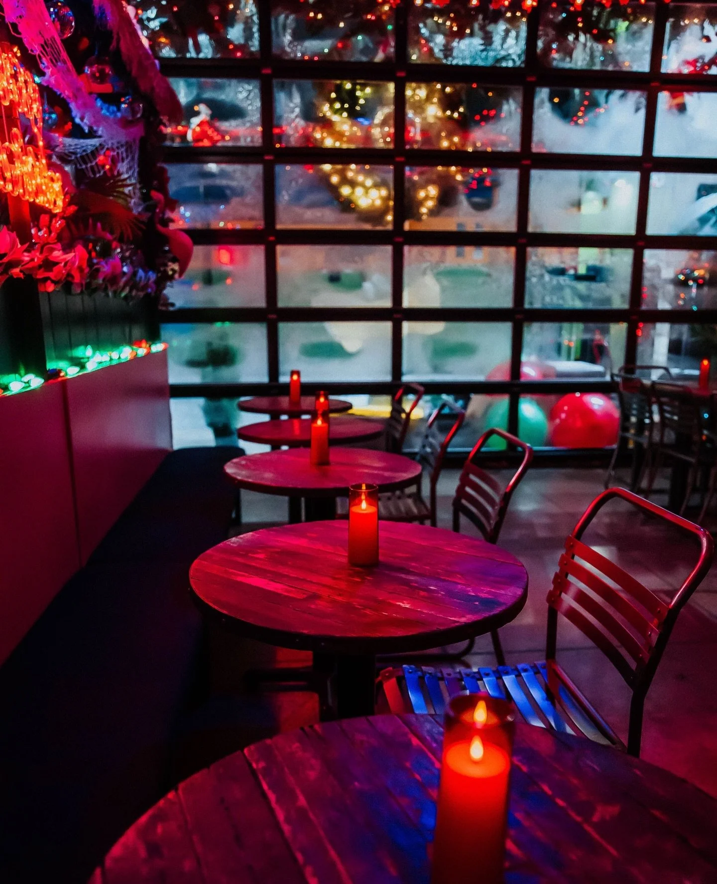 Santa&rsquo;s working late. Open Dec 23rd - walk in or reserve 🍹🎄

⁠