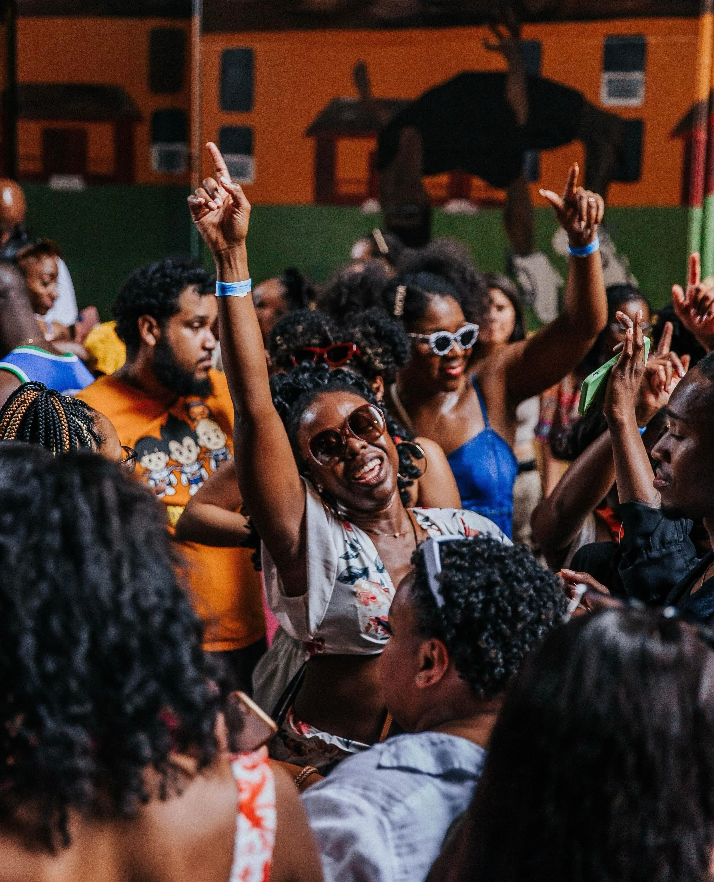 THIS WEEKEND... WE DANCE. 💗⁠
Four days. All free.⁠
Swipe for the lineup